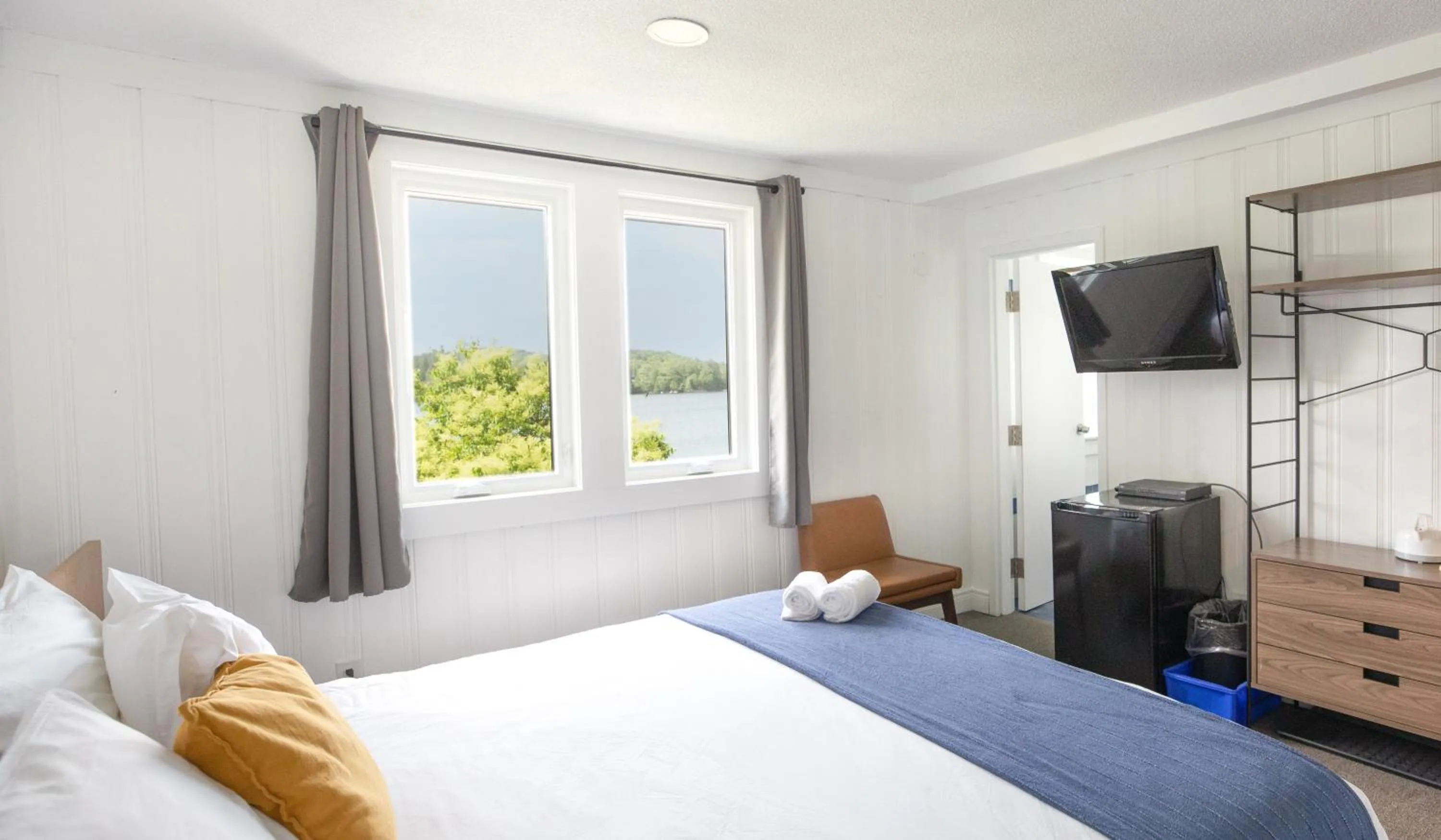 Photo of the whole room, Bed in Bonnie View Inn