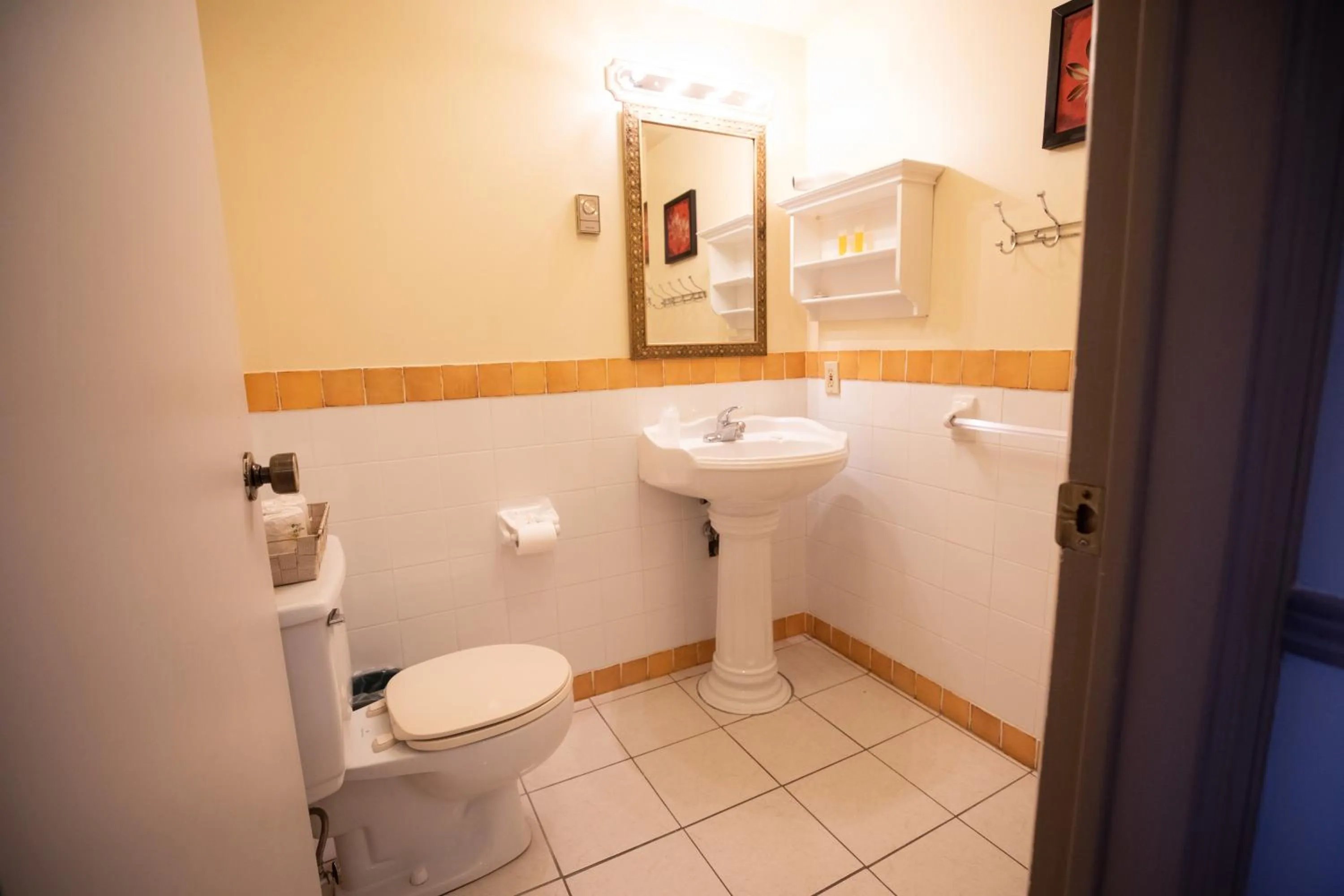 Bathroom in Bonnie View Inn
