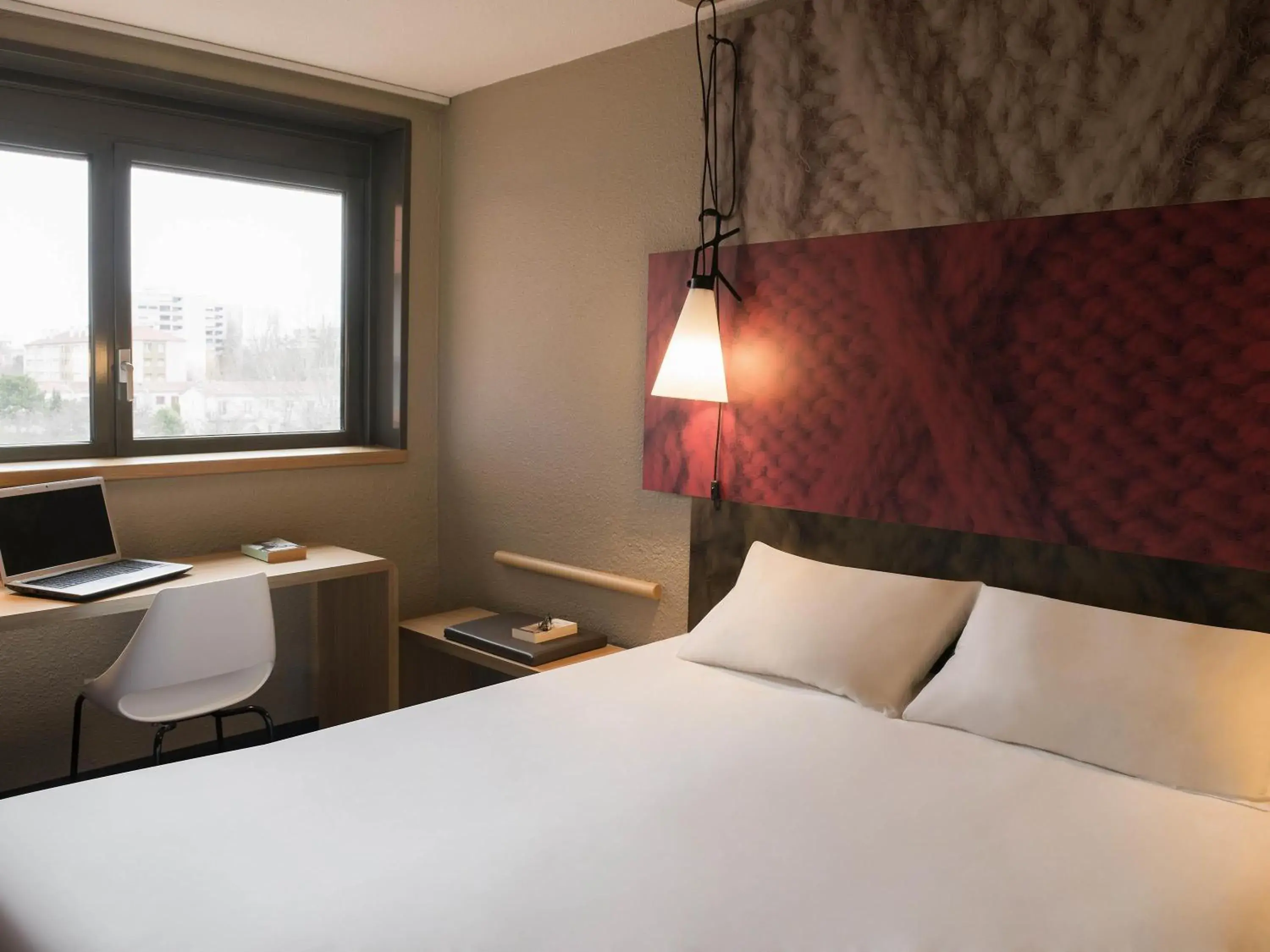 Bedroom, Bed in ibis Valence Sud Bedroom, Bed in ibis Valence Sud