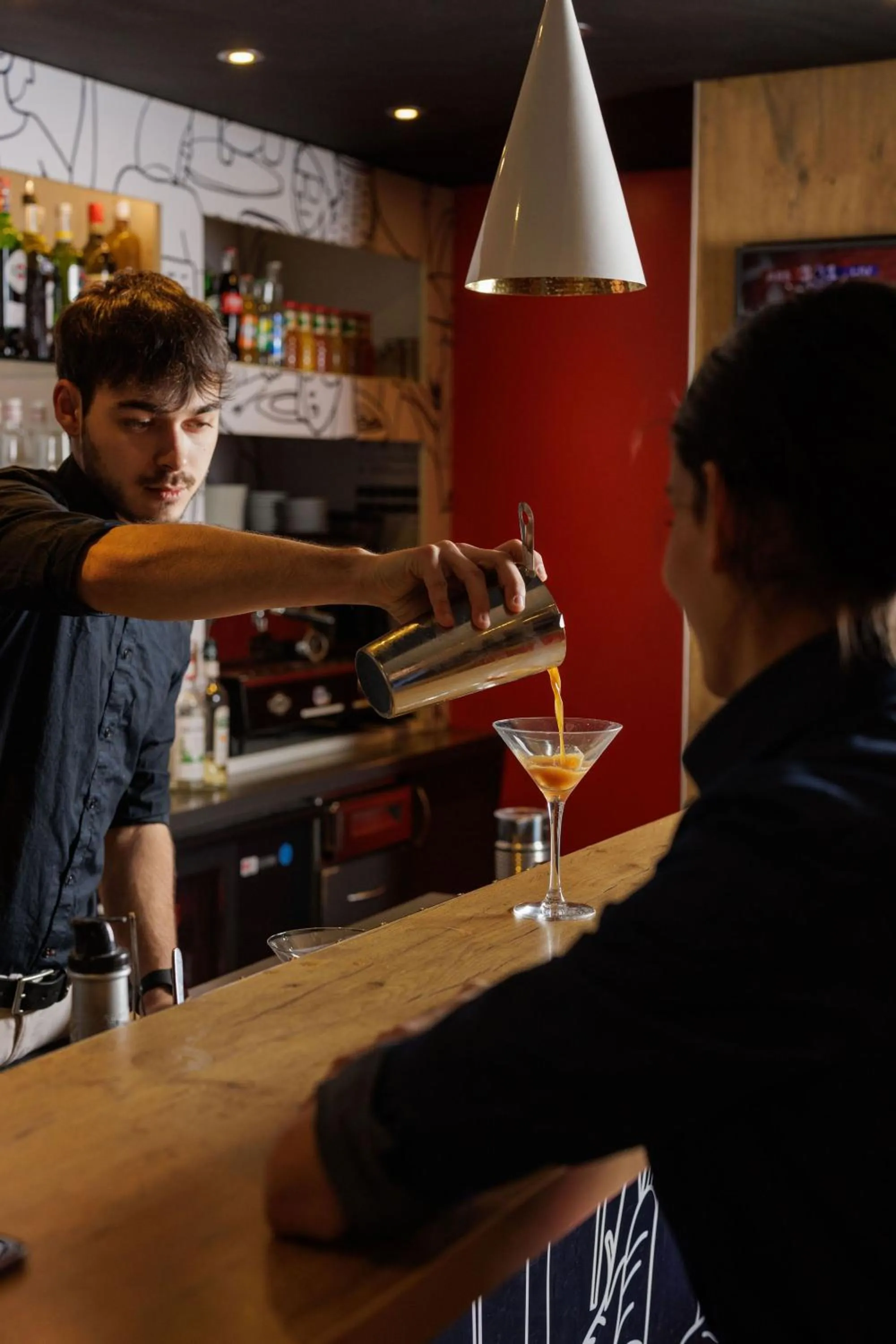 Lounge or bar in ibis Valence Sud