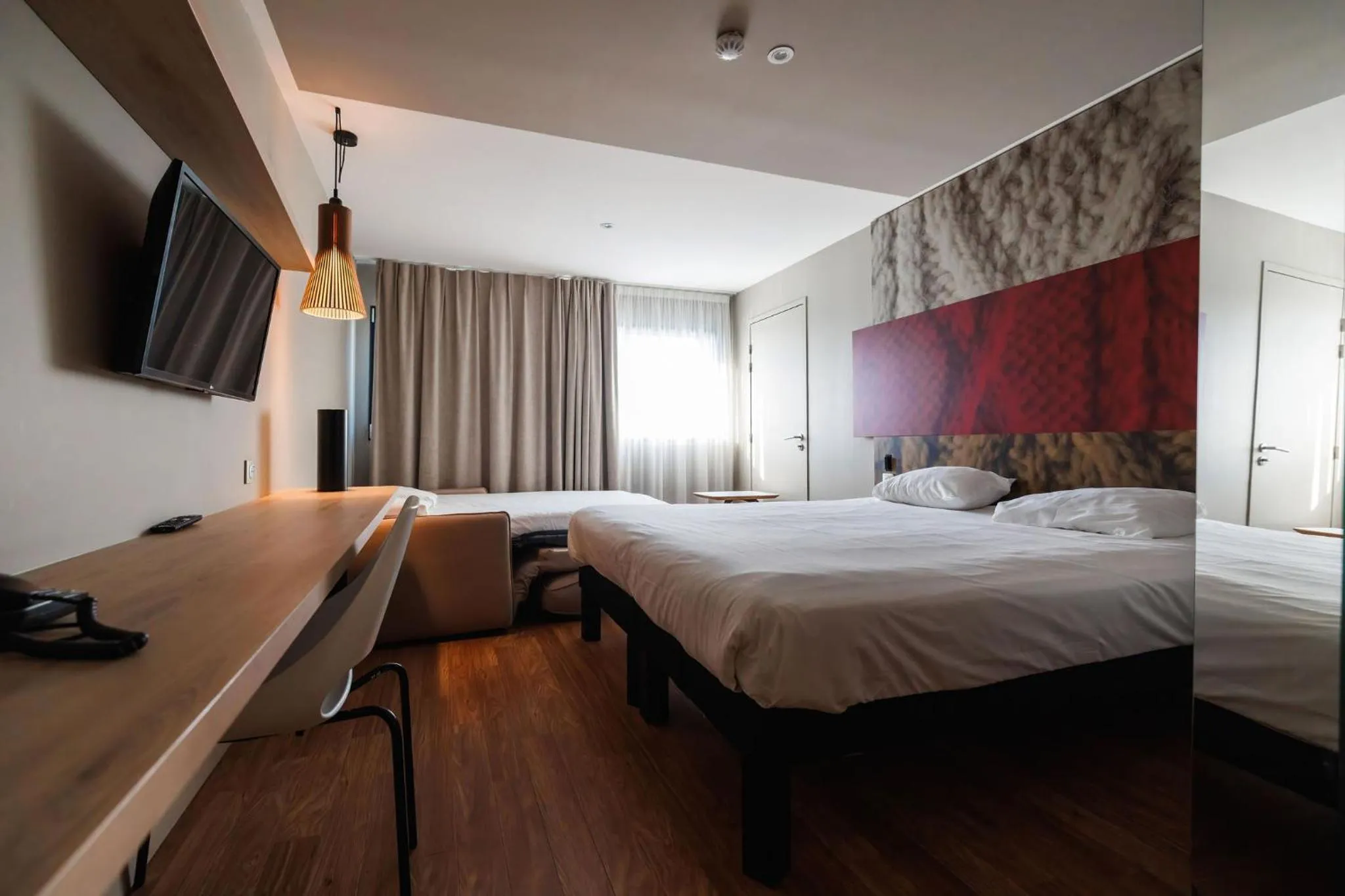 Photo of the whole room, Bed in ibis Valence Sud
