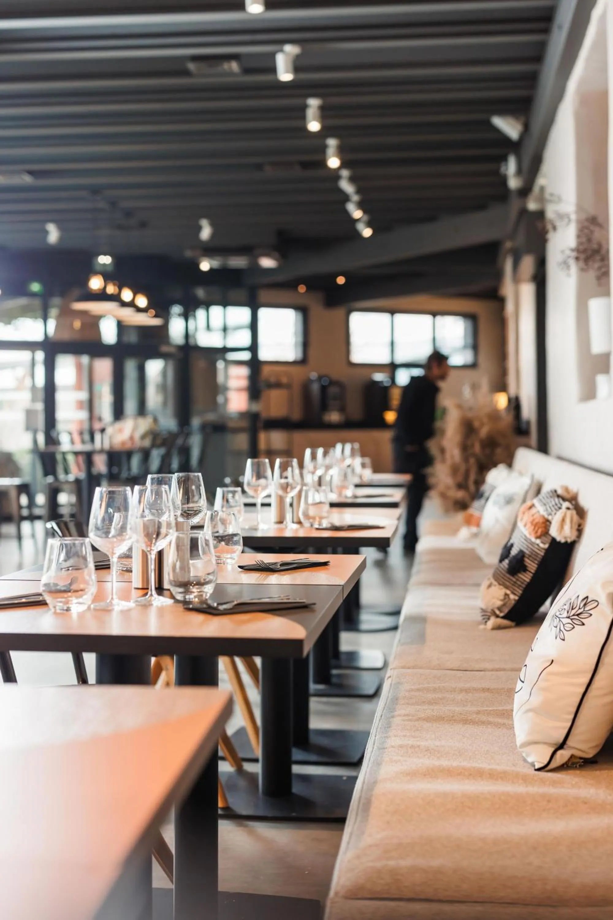 Restaurant/places to eat in ibis Valence Sud