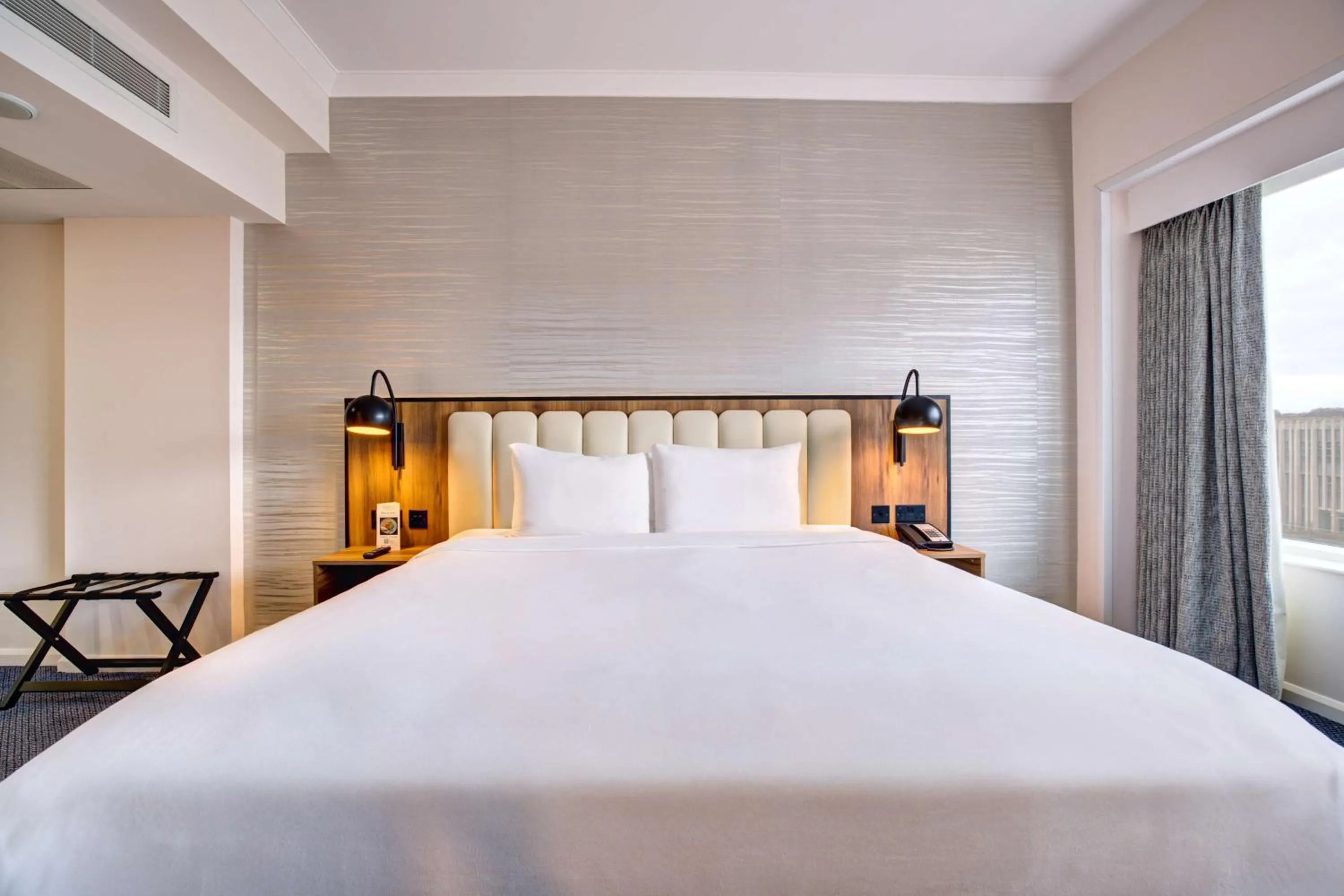 Bedroom, Bed in Radisson Blu Hotel, Durham