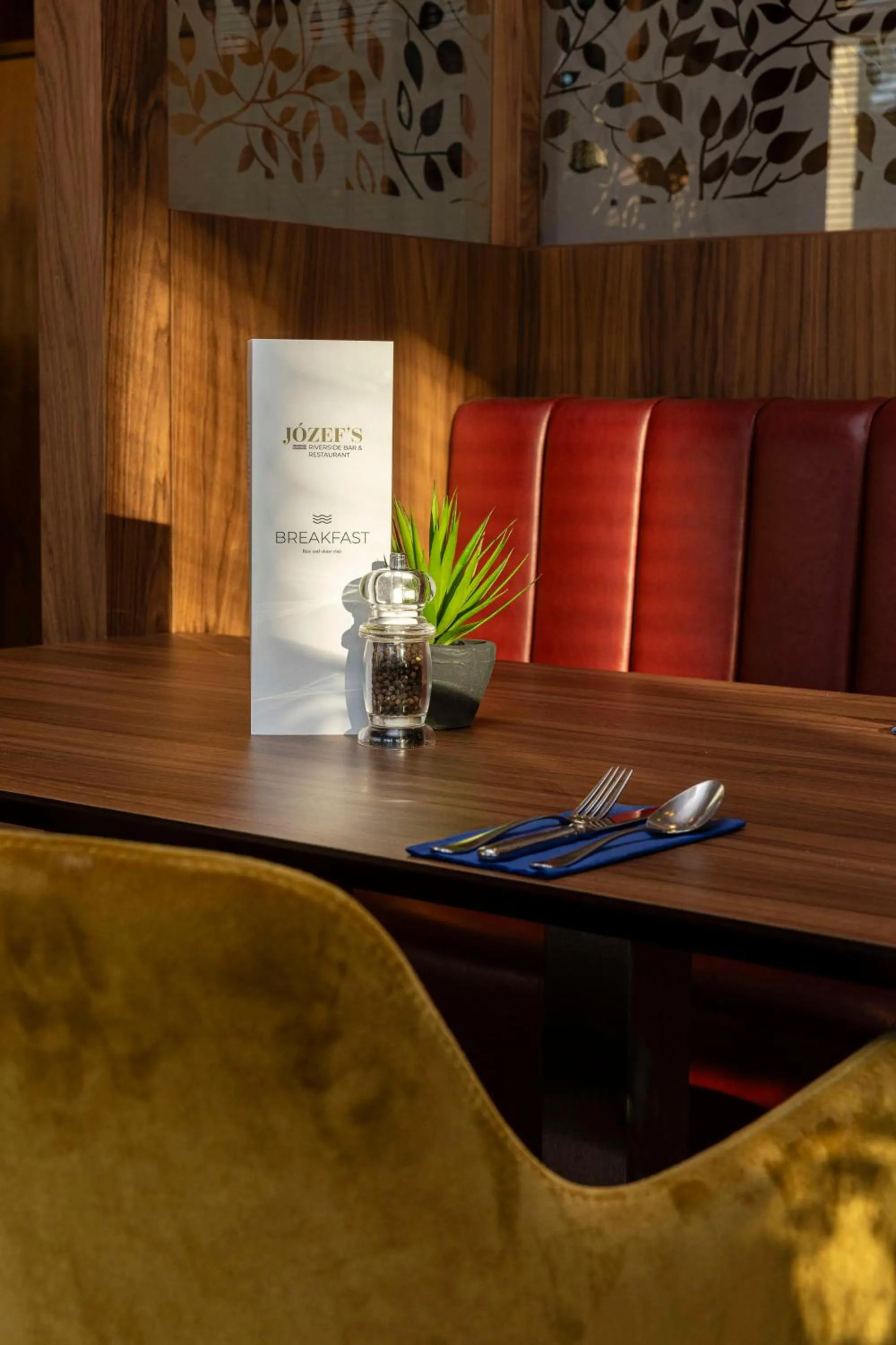 Restaurant/places to eat in Radisson Blu Hotel, Durham