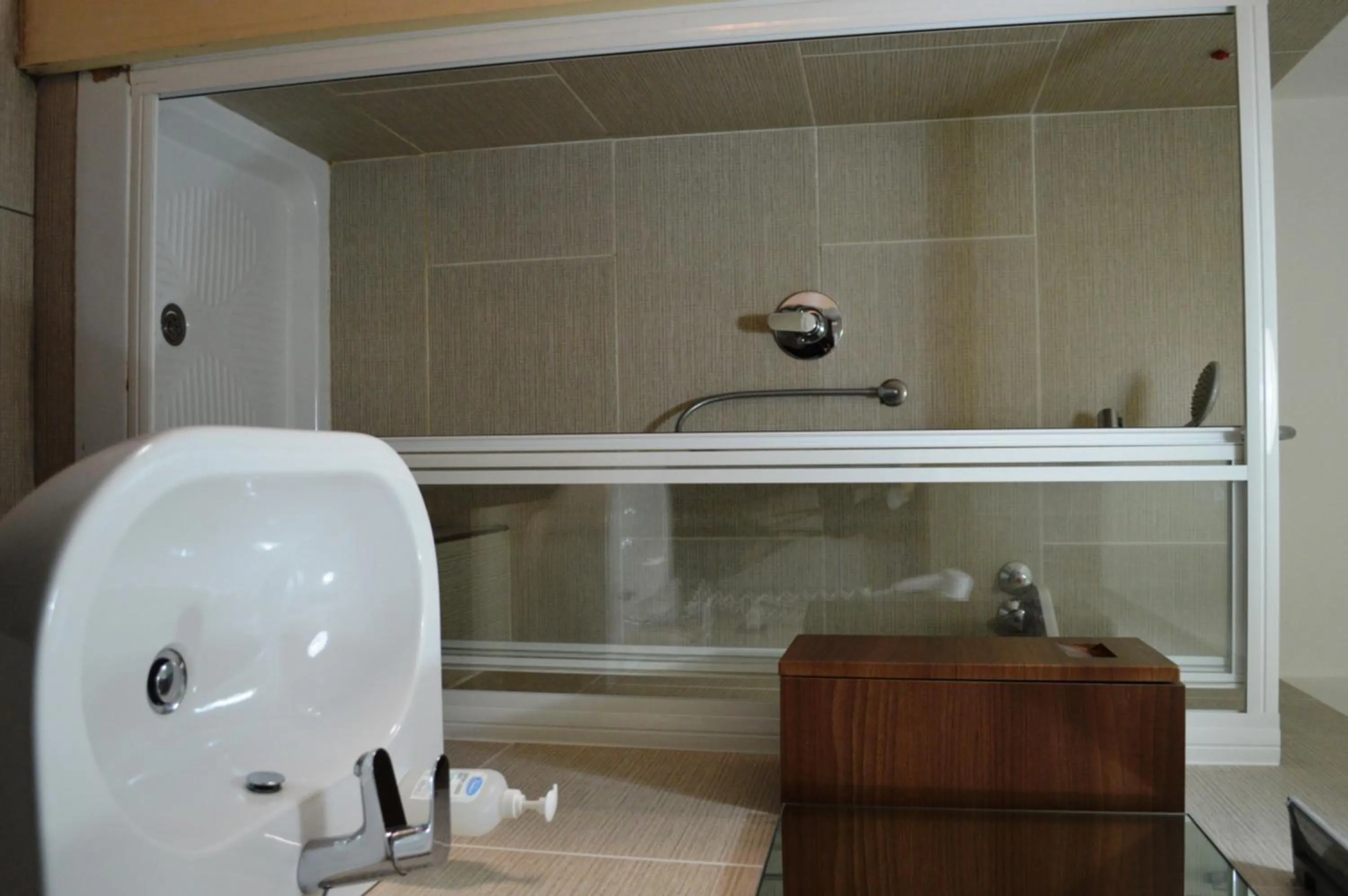 Shower in B&B Casa Laganà