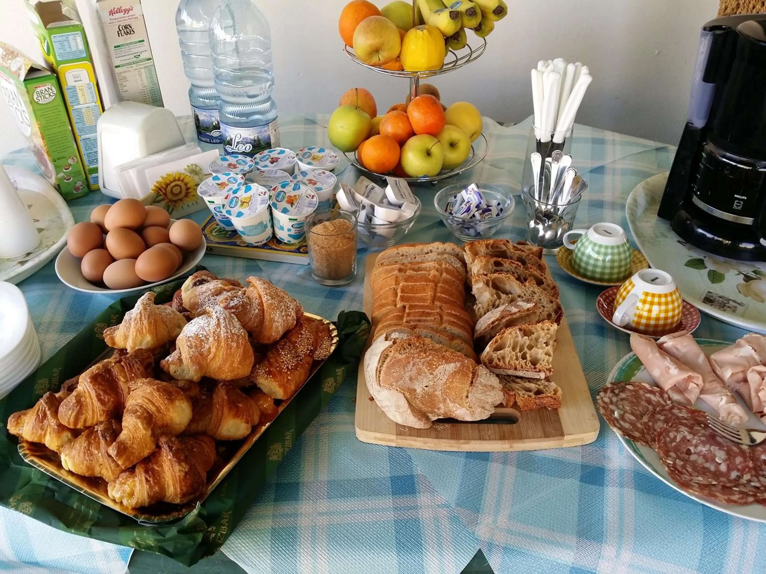 Communal lounge/ TV room in B&B Casa Laganà