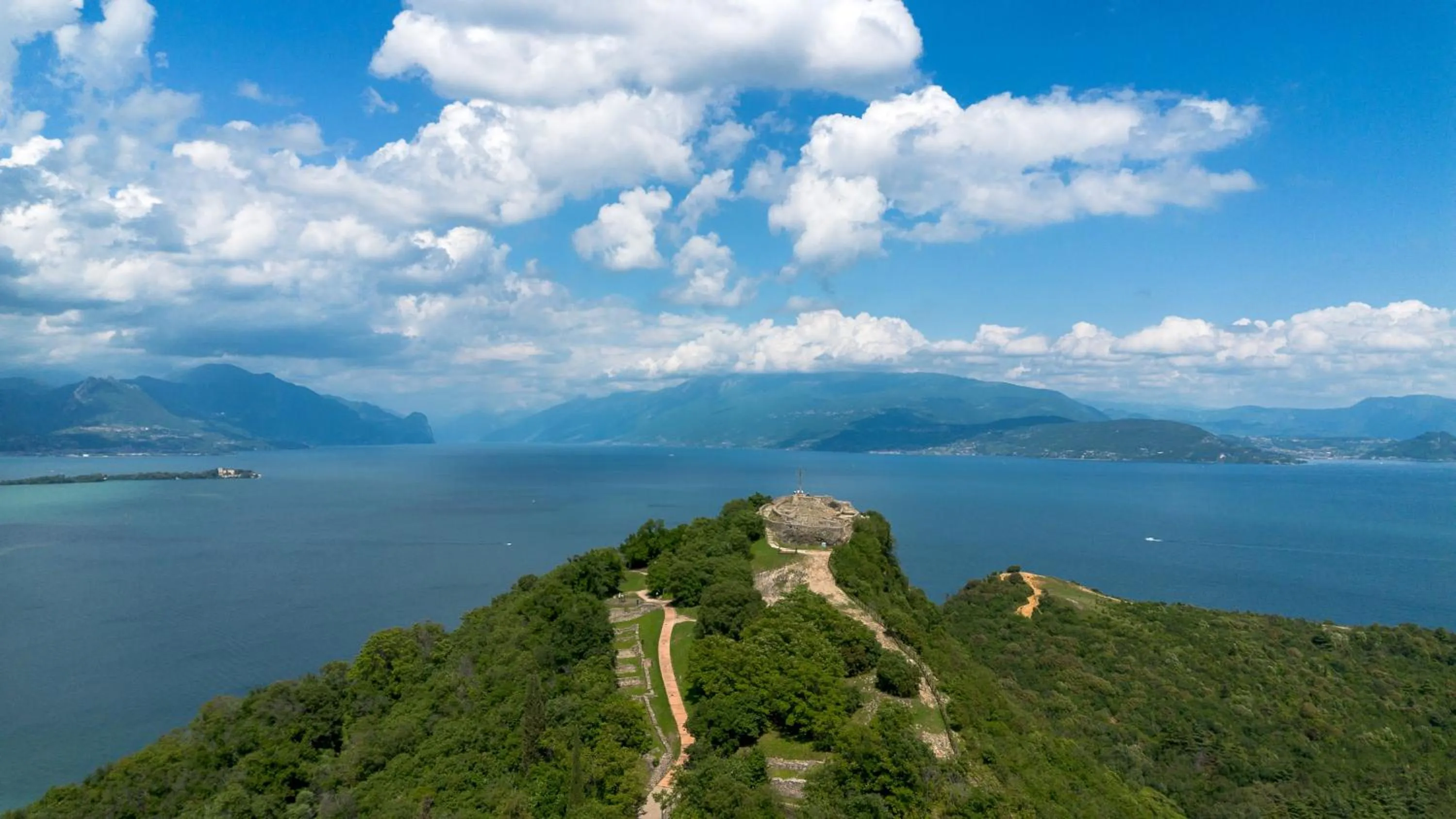 Hiking in Agriturismo La Filanda