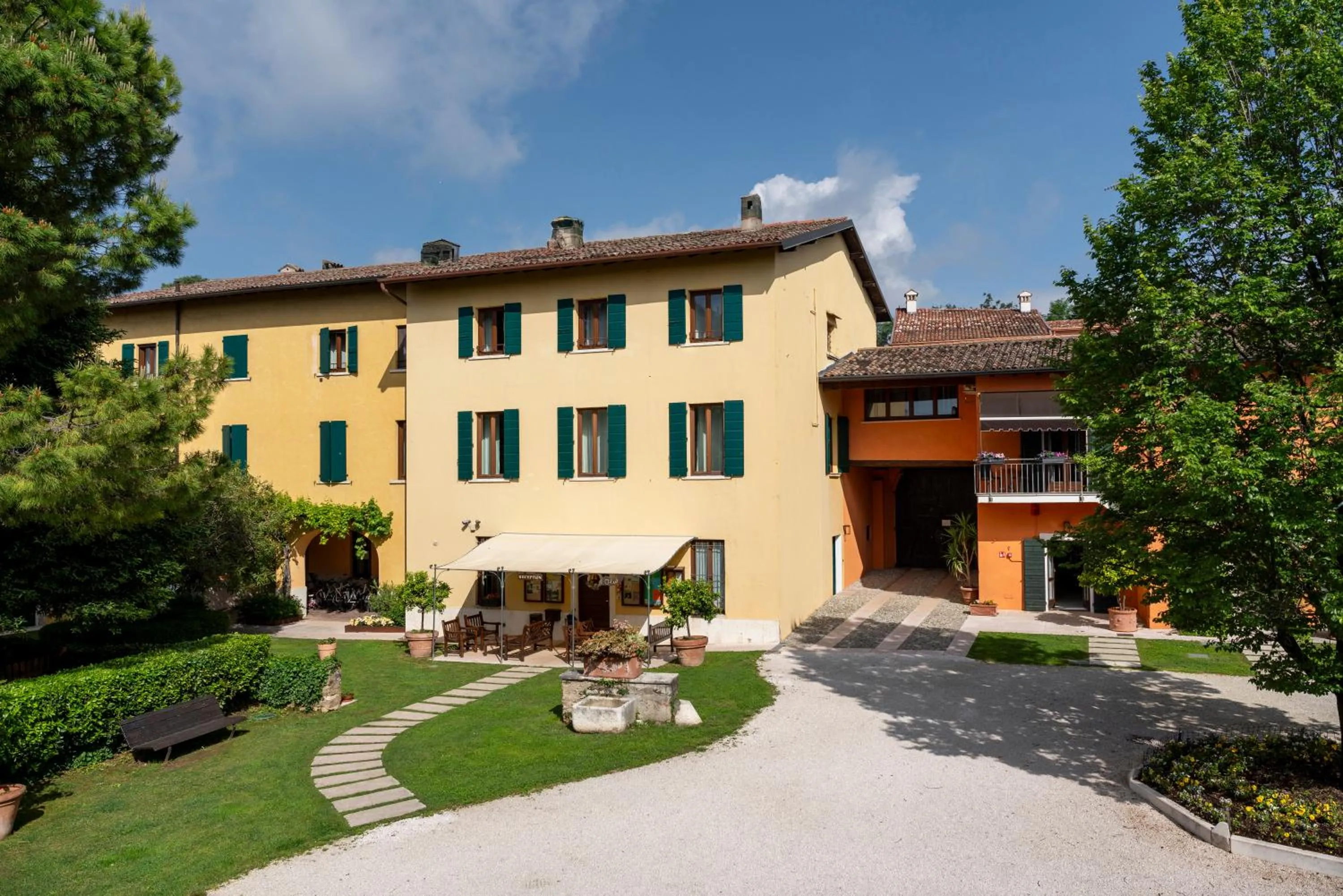 Inner courtyard view in Agriturismo La Filanda