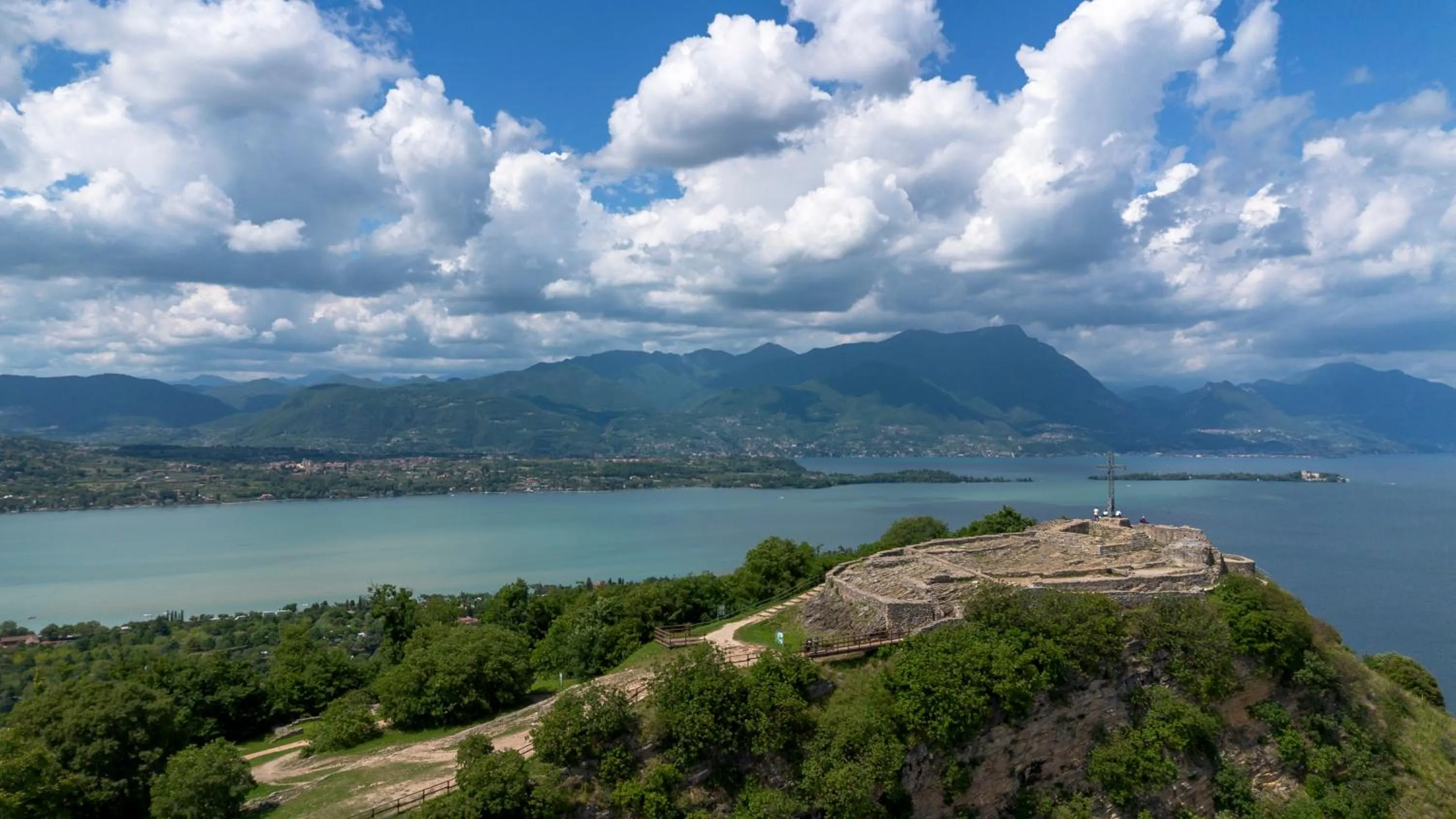 Lake view in Agriturismo La Filanda