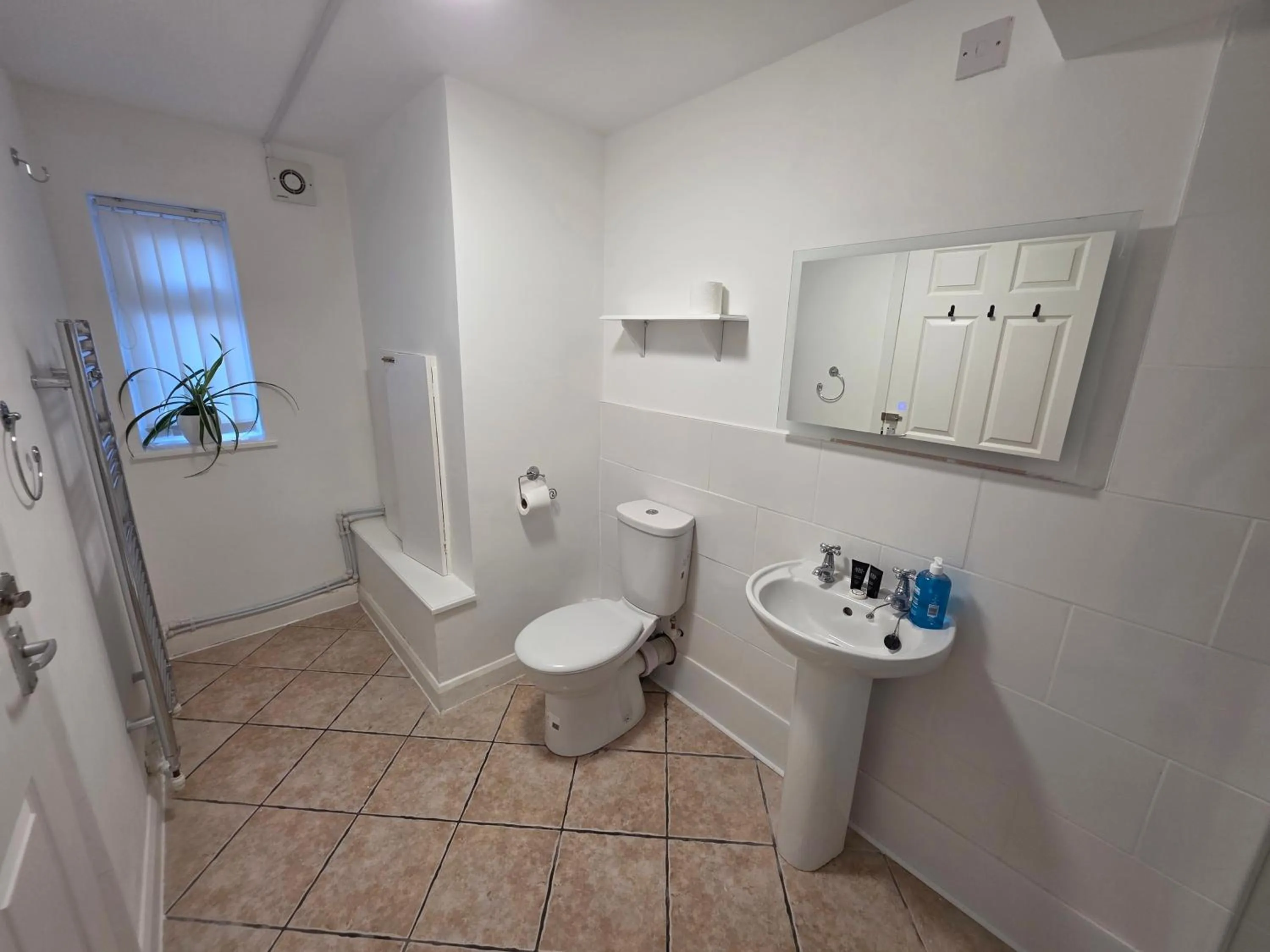 Rivelyn Hotel Bar & Restaurant