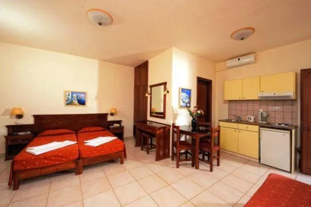 Kitchen or kitchenette, Bed in Maria Lambis