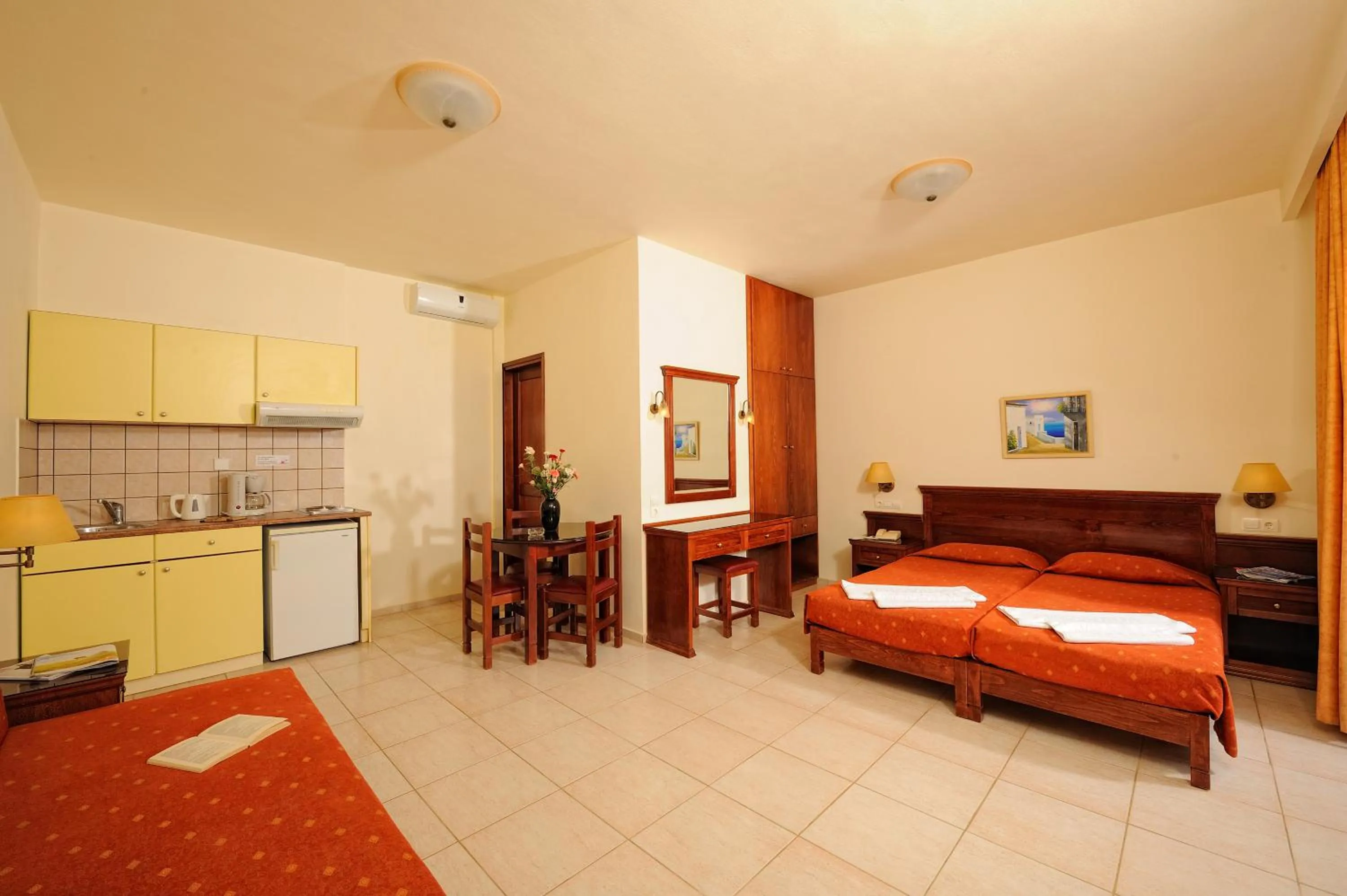 Kitchen or kitchenette, Bed in Maria Lambis