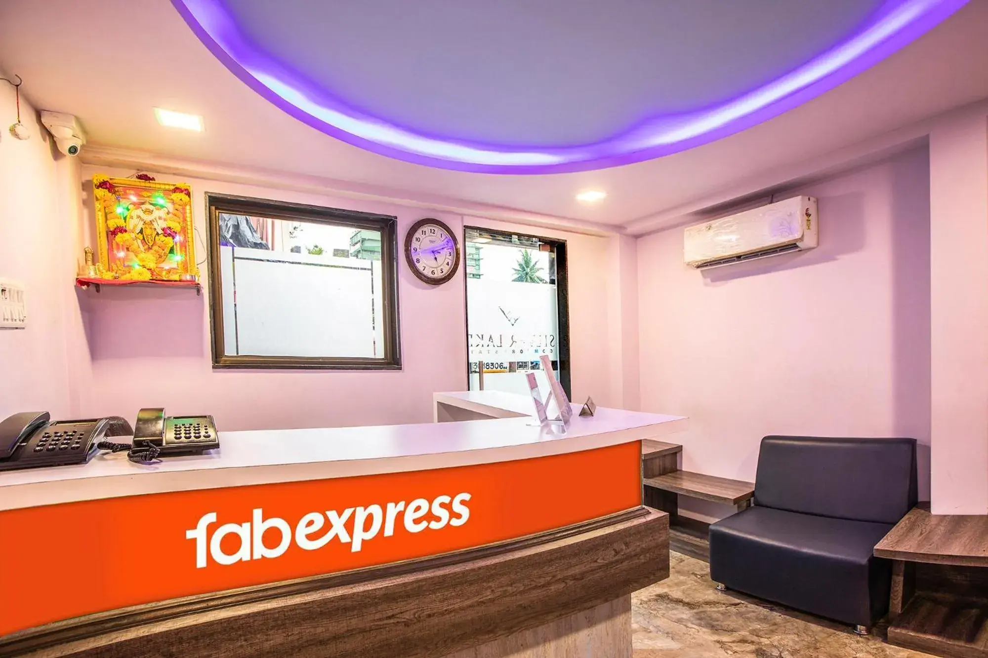 Lobby or reception in FabExpress Silver Lake - Nr BKC Lobby or reception in FabExpress Silver Lake - Nr BKC