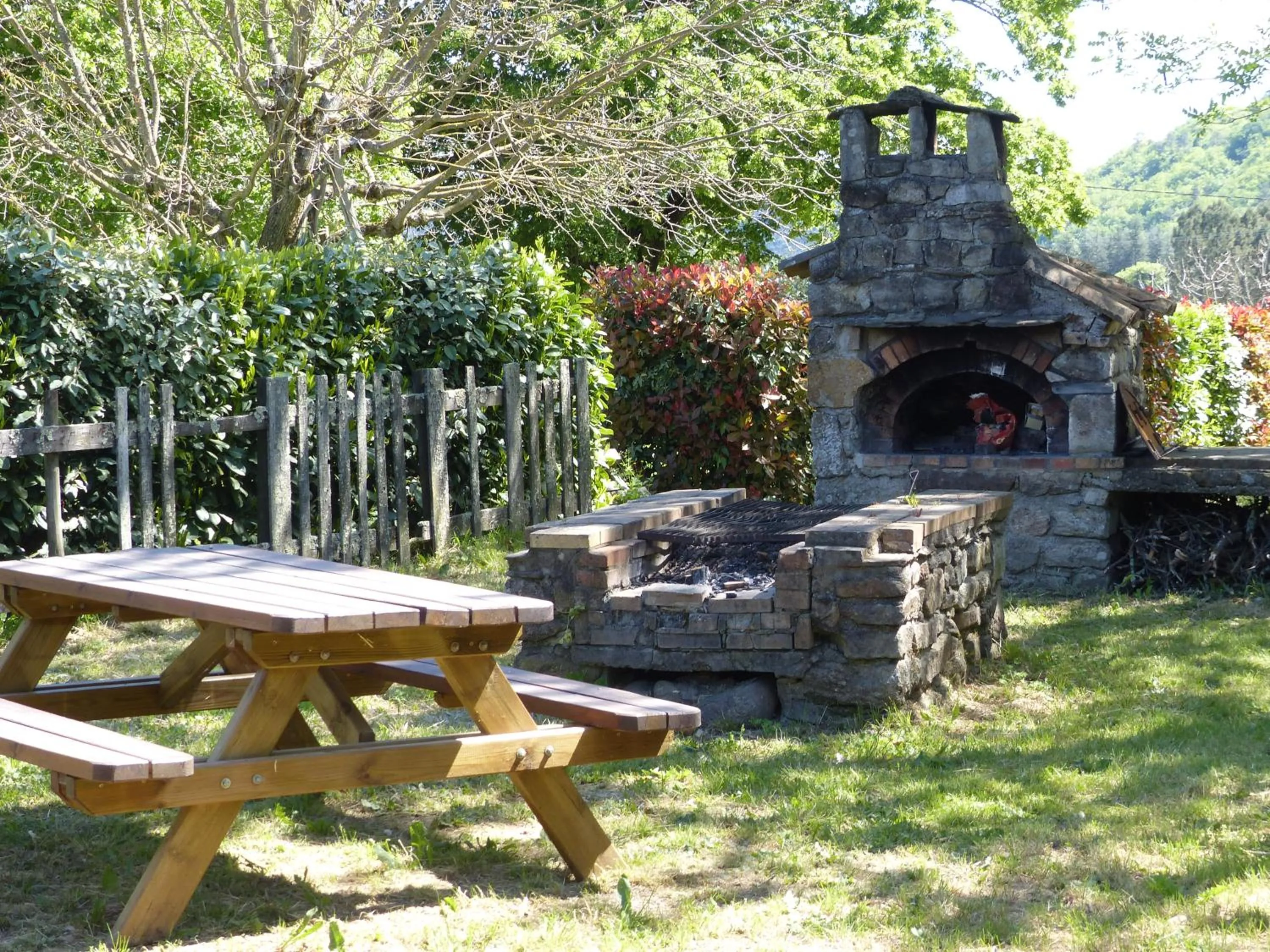 BBQ facilities in Terres de France - Le Domaine des Vans