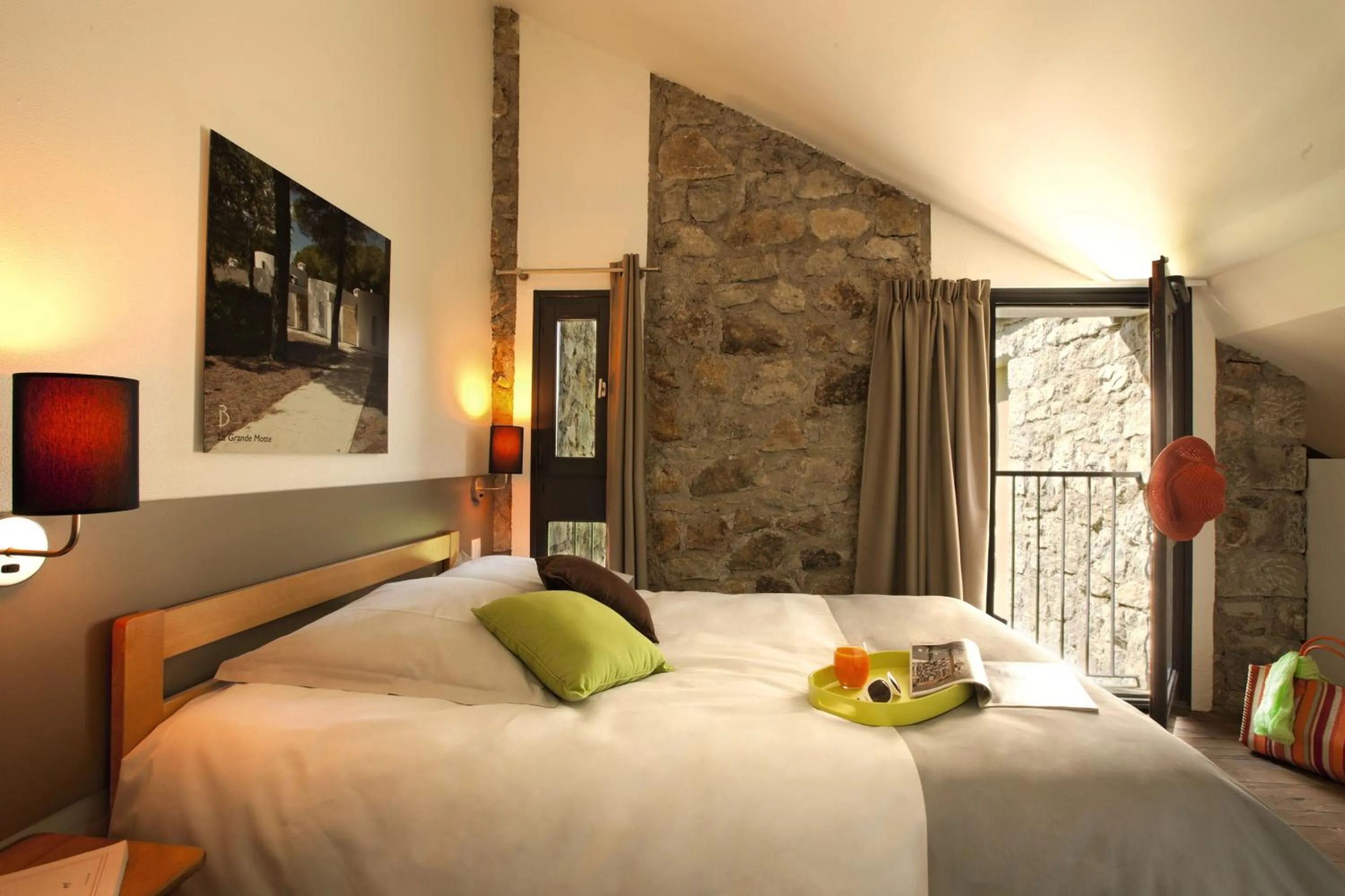 Bed in Terres de France - Le Domaine des Vans