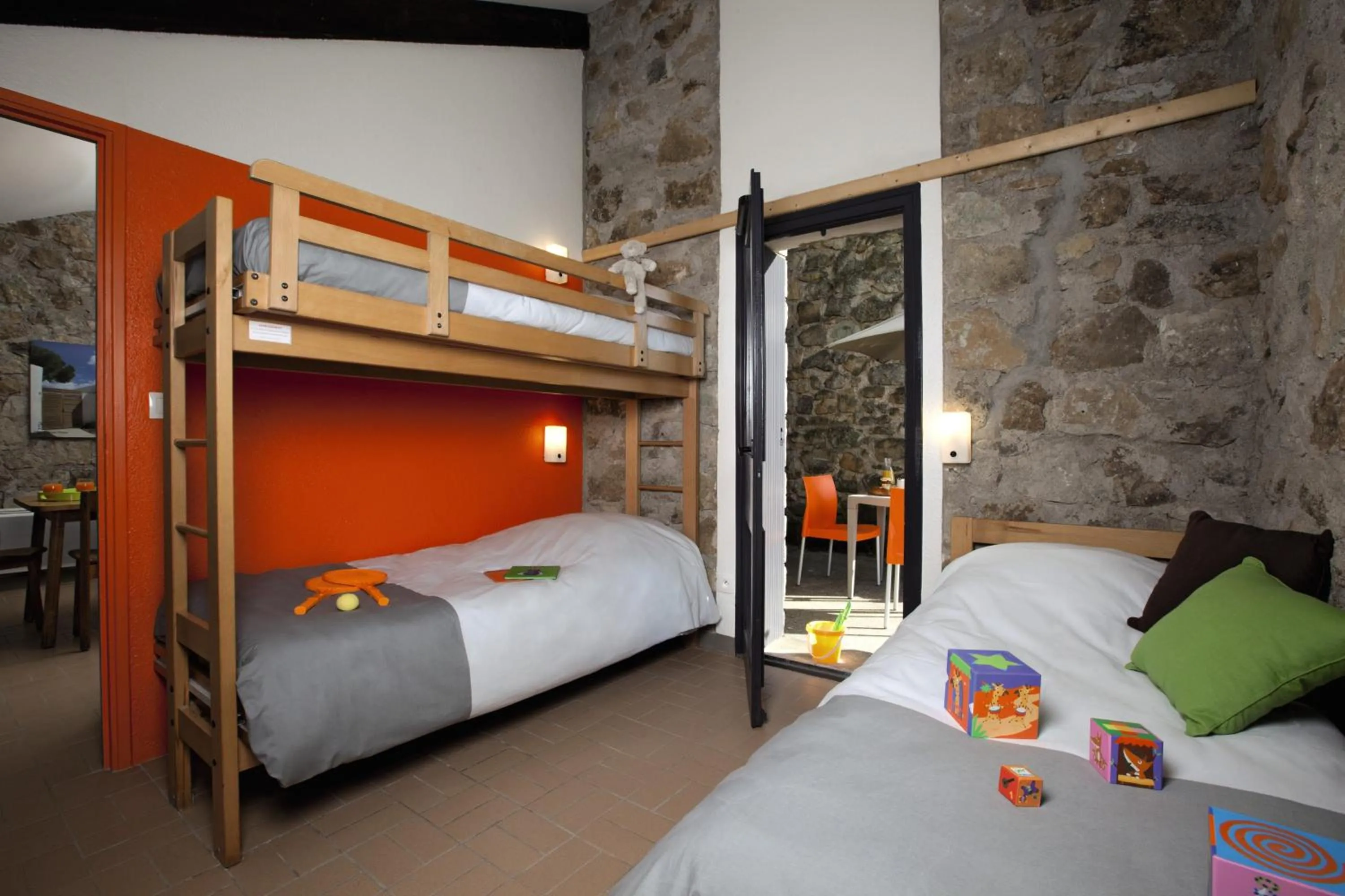Photo of the whole room, Bed in Terres de France - Le Domaine des Vans