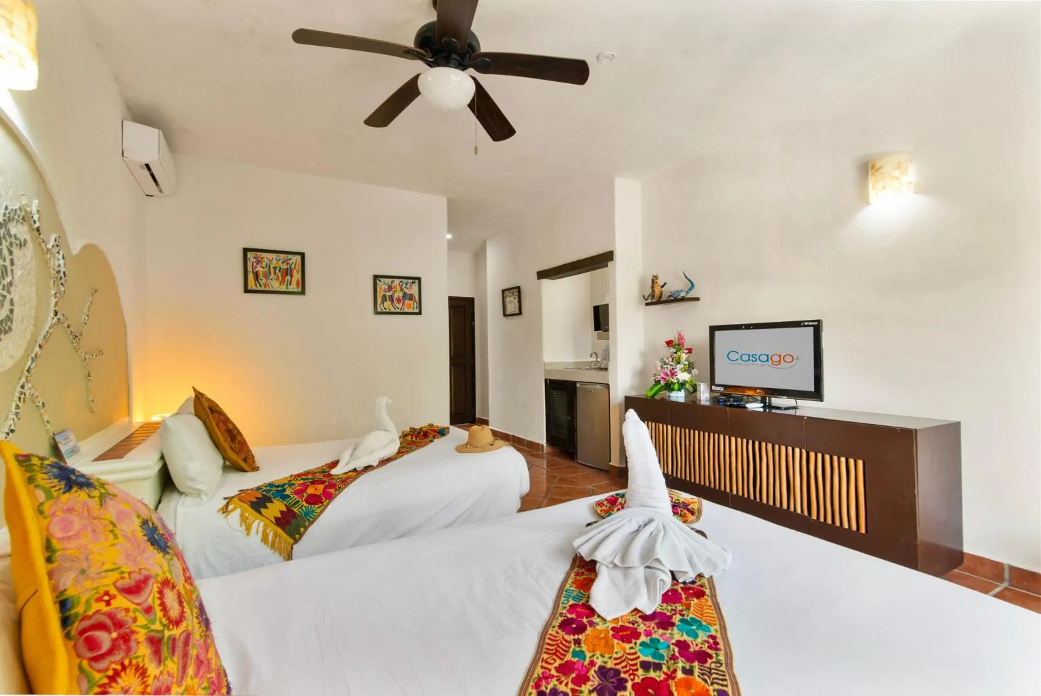 Photo of the whole room, Bed in Hotel Riviera Del Sol