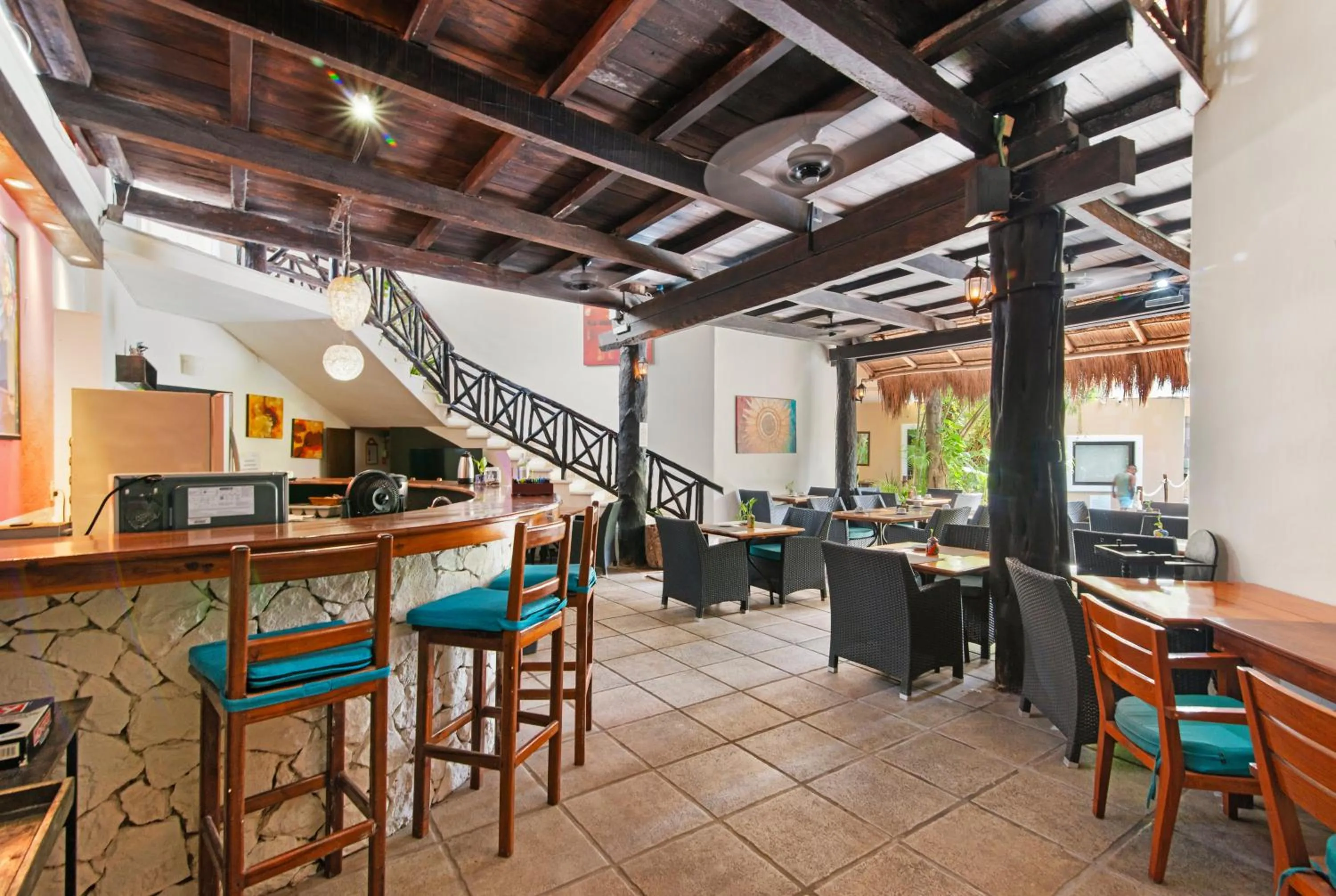 Restaurant/places to eat in Hotel Riviera Del Sol