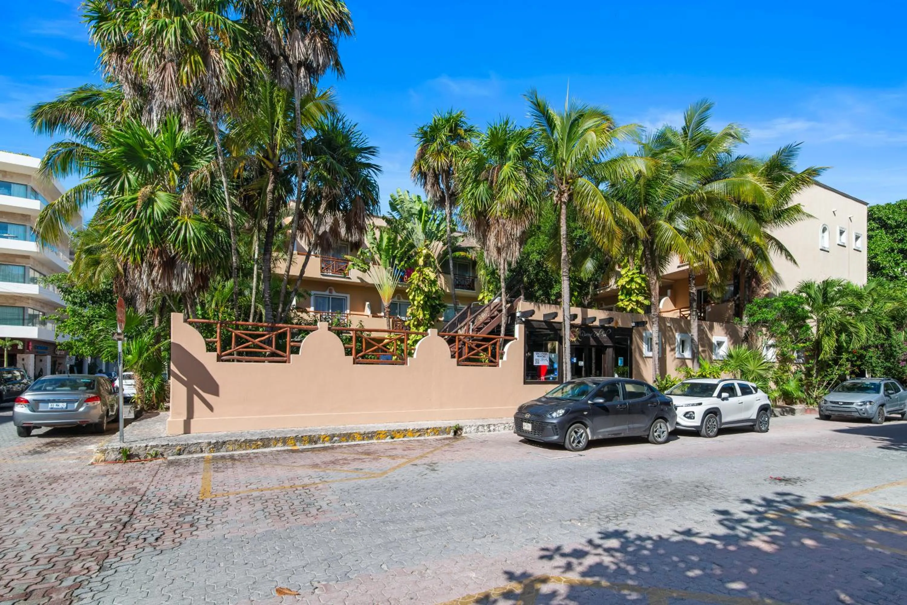 Property building in Hotel Riviera Del Sol