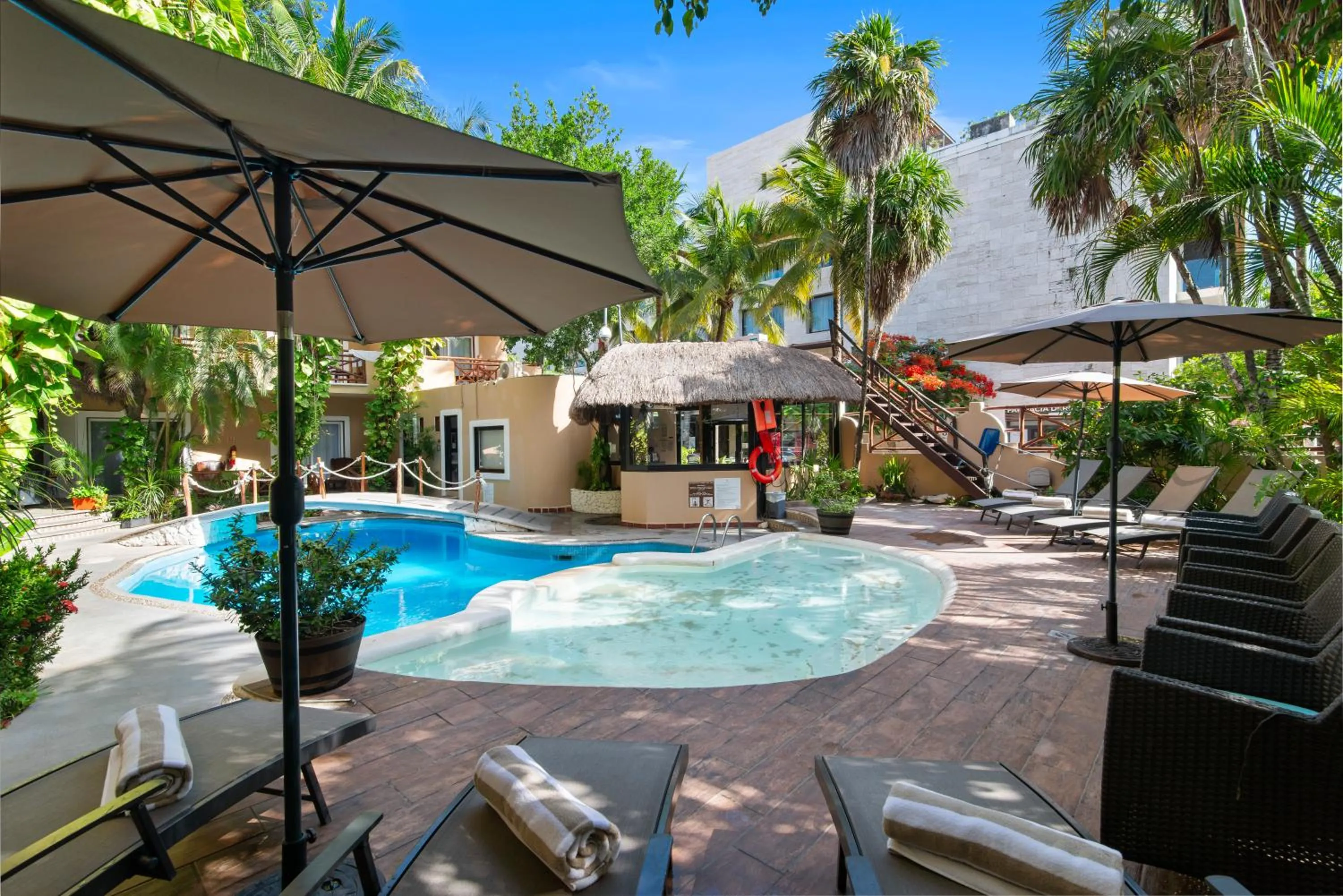 Swimming pool in Hotel Riviera Del Sol