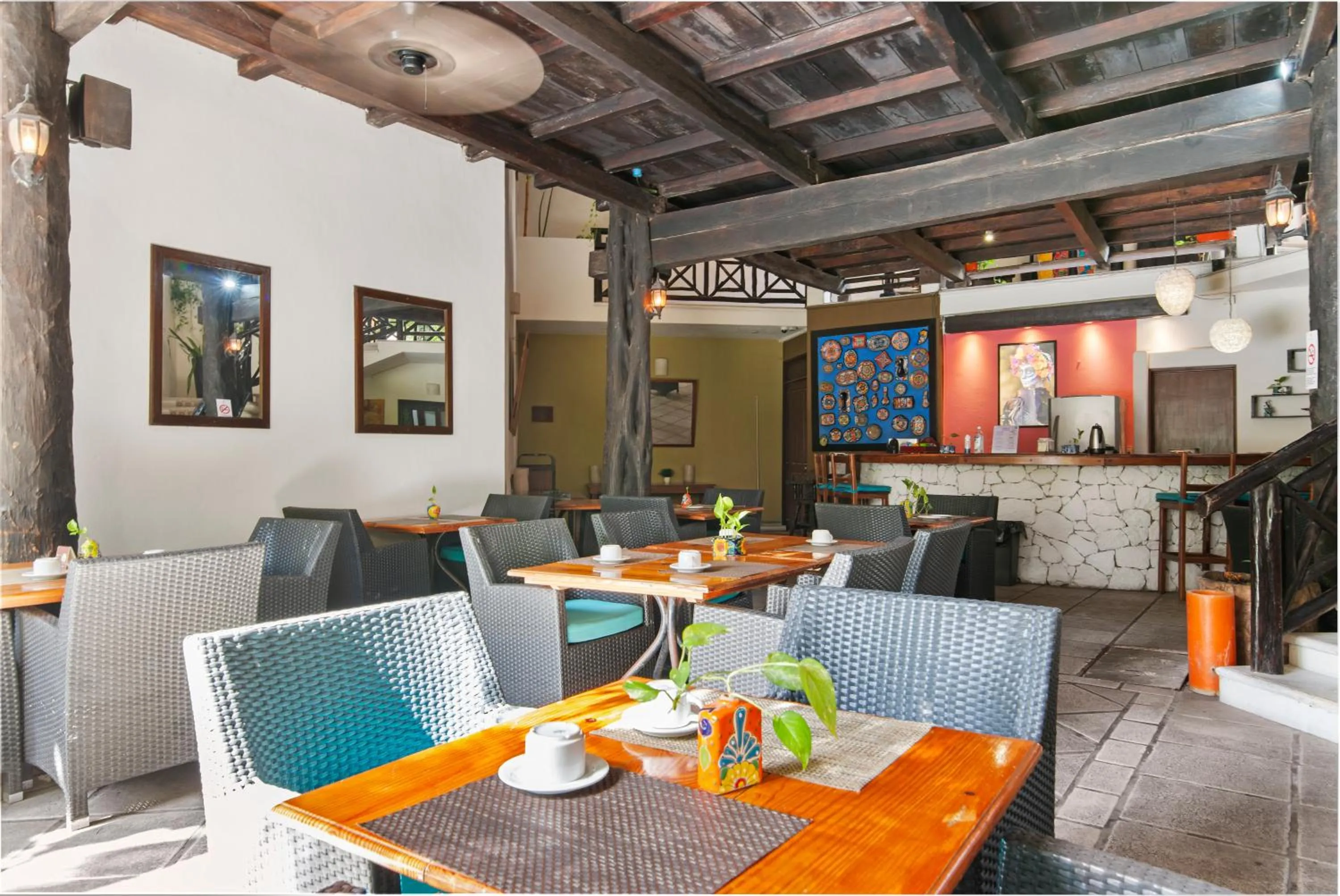 Restaurant/places to eat in Hotel Riviera Del Sol