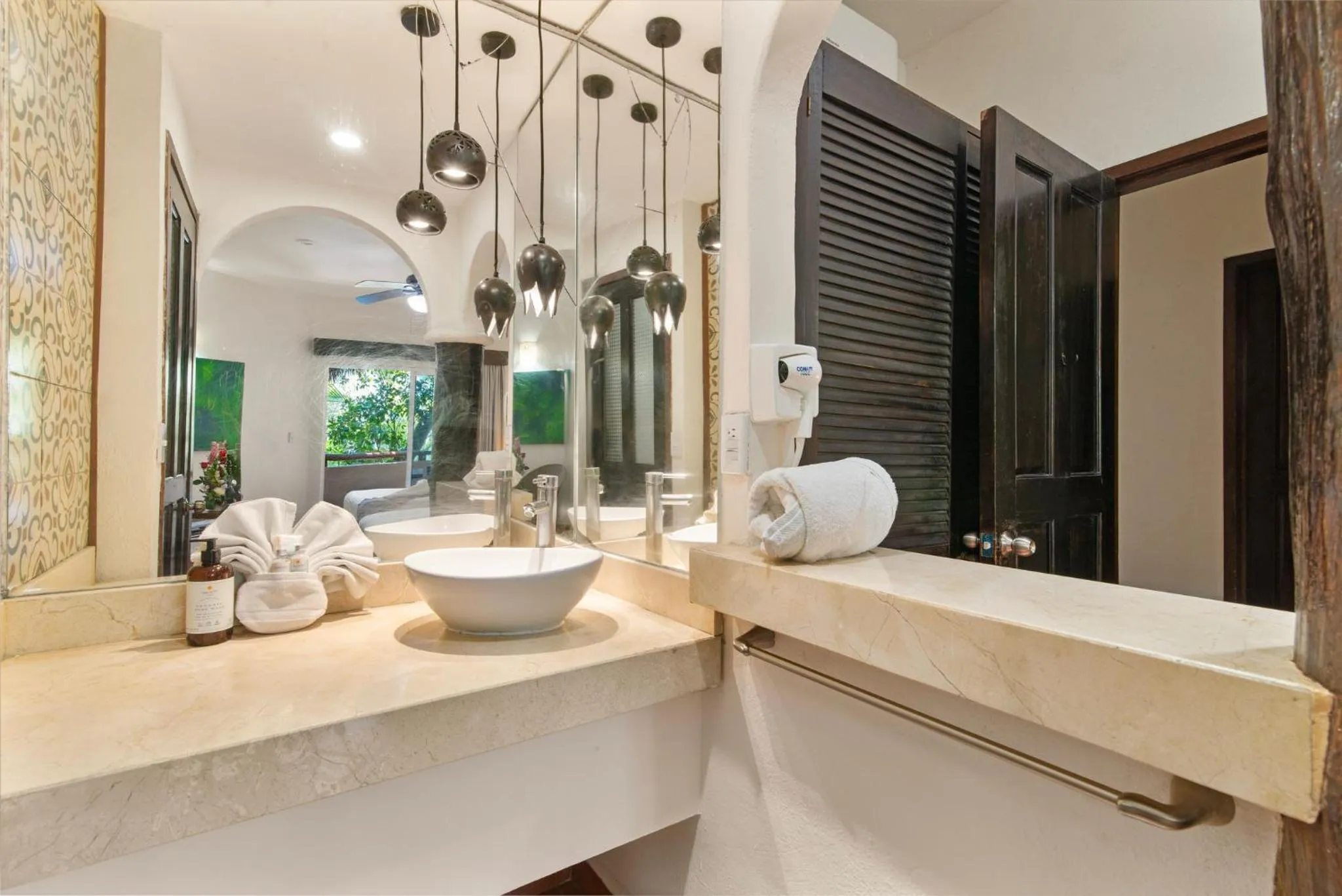 Bathroom in Hotel Riviera Del Sol