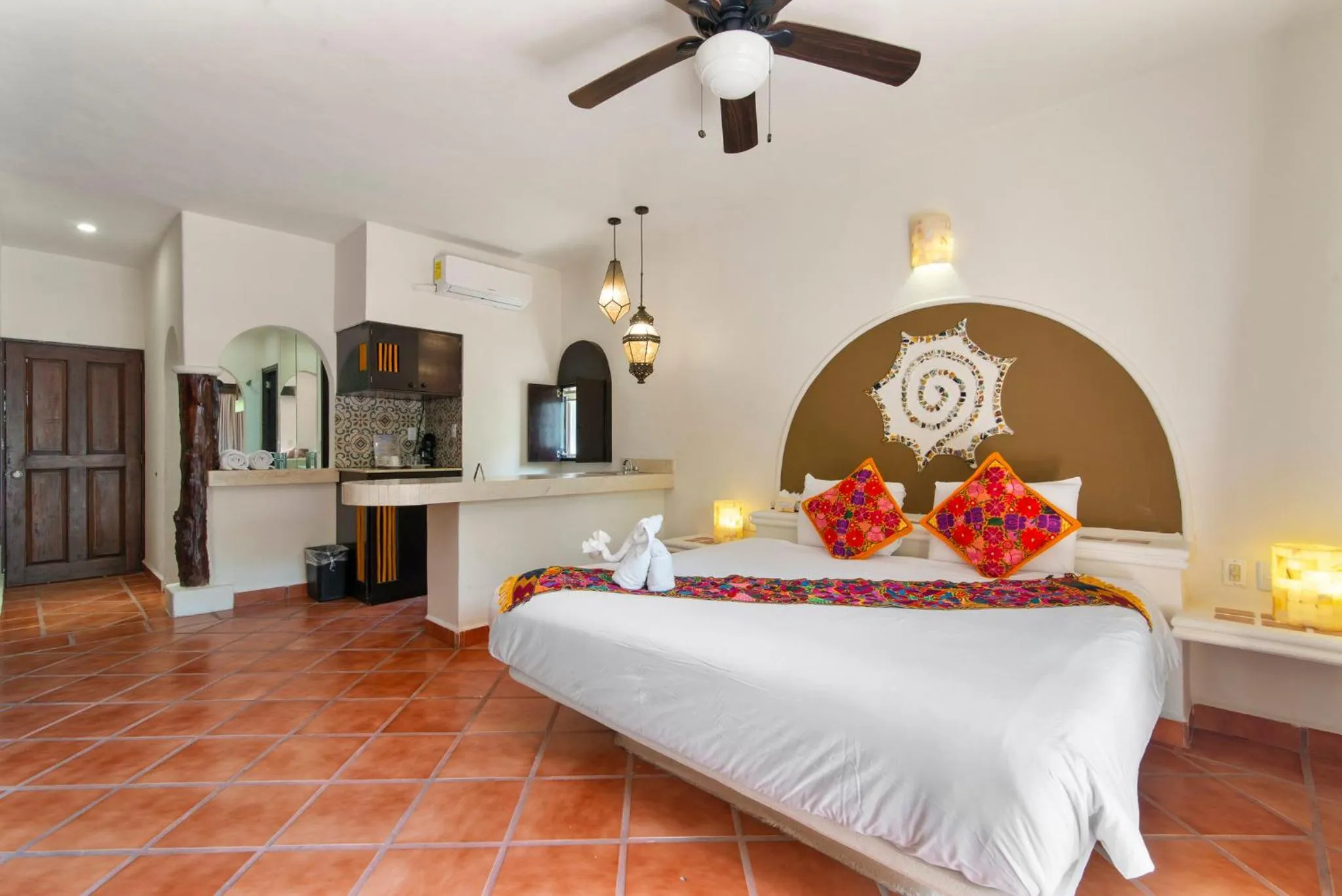 Photo of the whole room, Bed in Hotel Riviera Del Sol