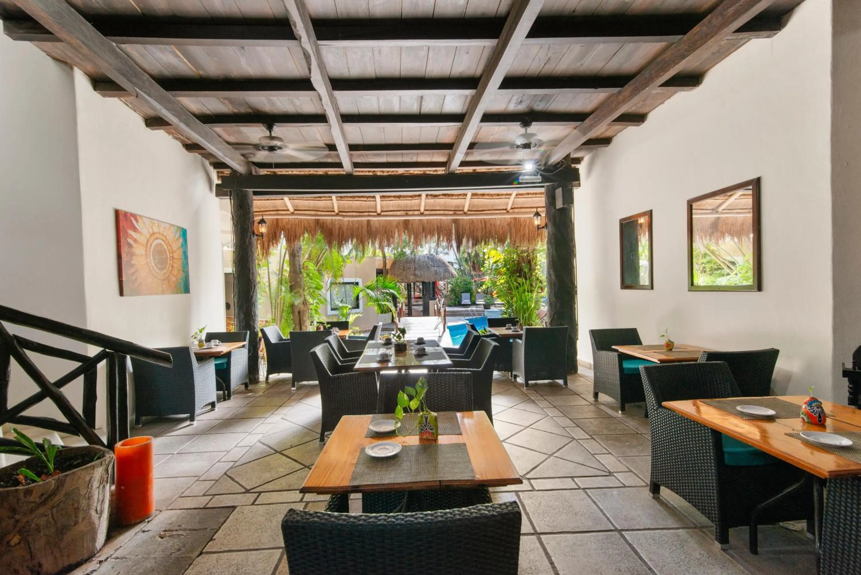 Restaurant/places to eat in Hotel Riviera Del Sol