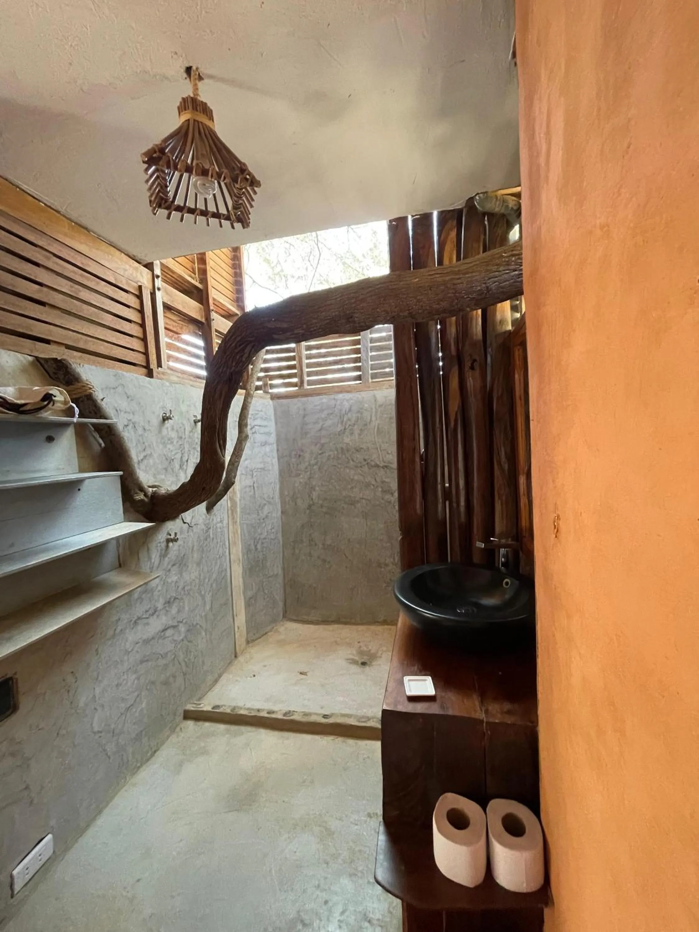 Shower in Eco Lodge Mancora