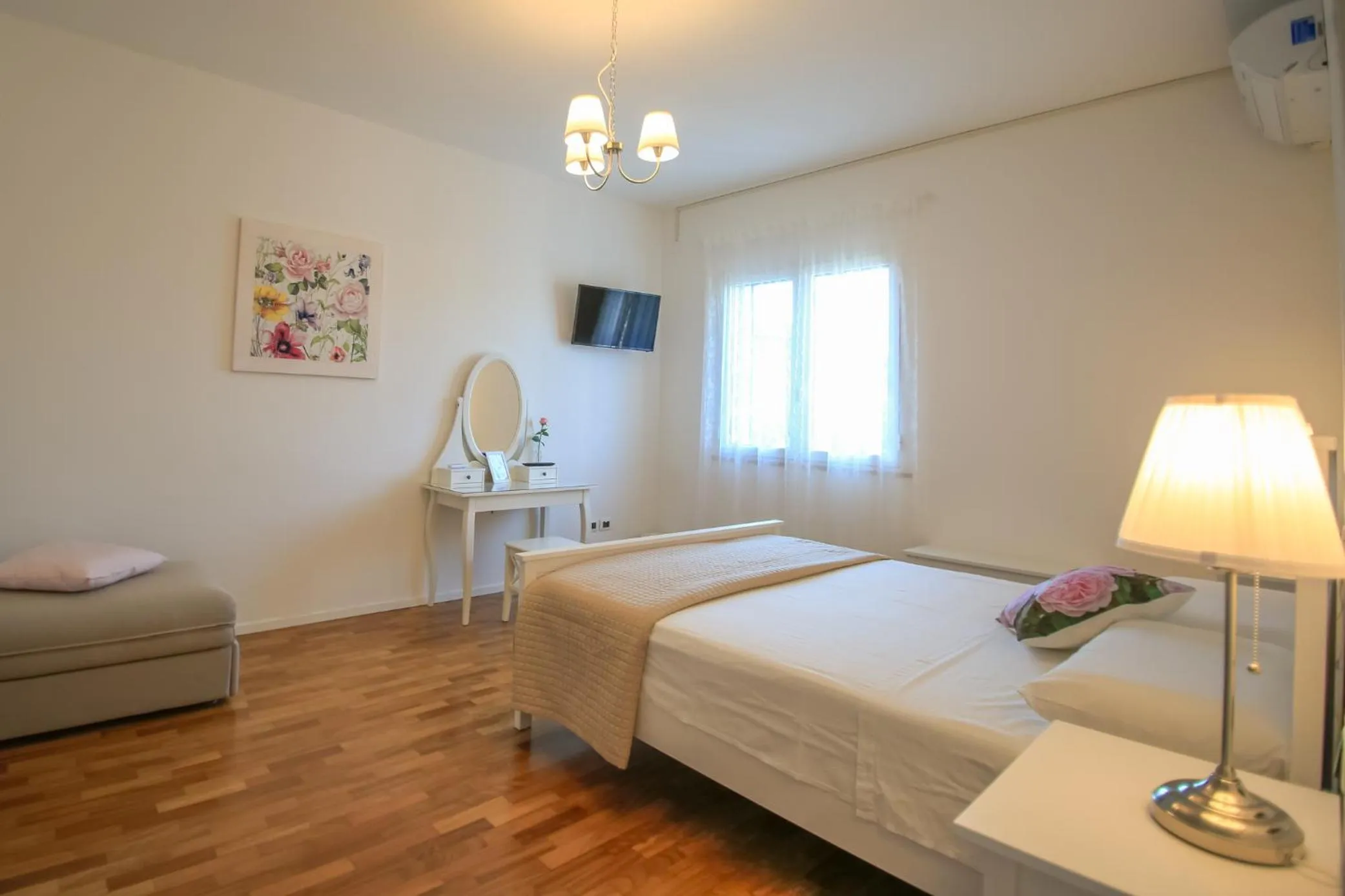 Photo of the whole room, Bed in B&B Dimora ROSSIPINTI