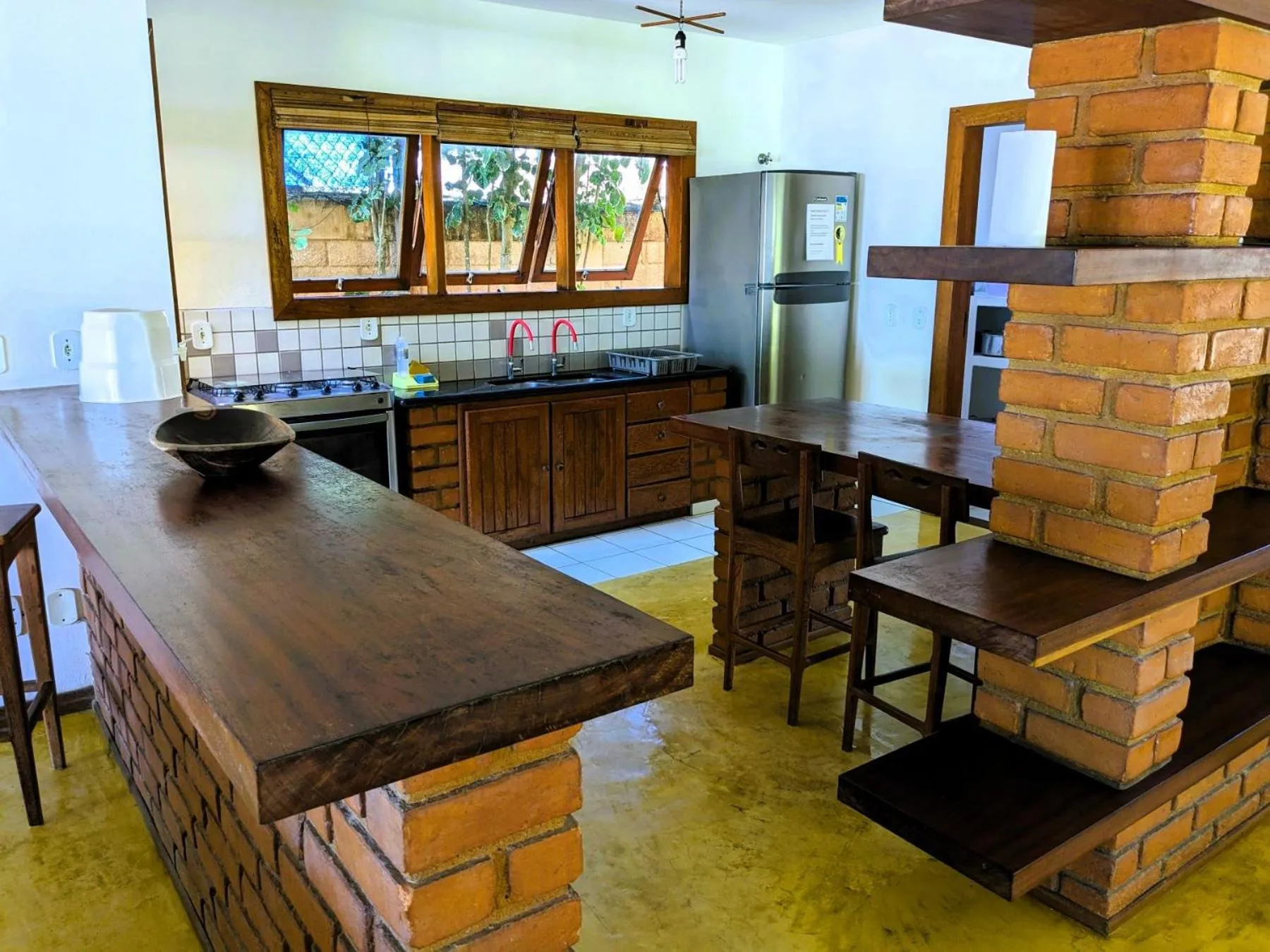 Kitchen or kitchenette in Residence Maria Vittoria Praia Arraial