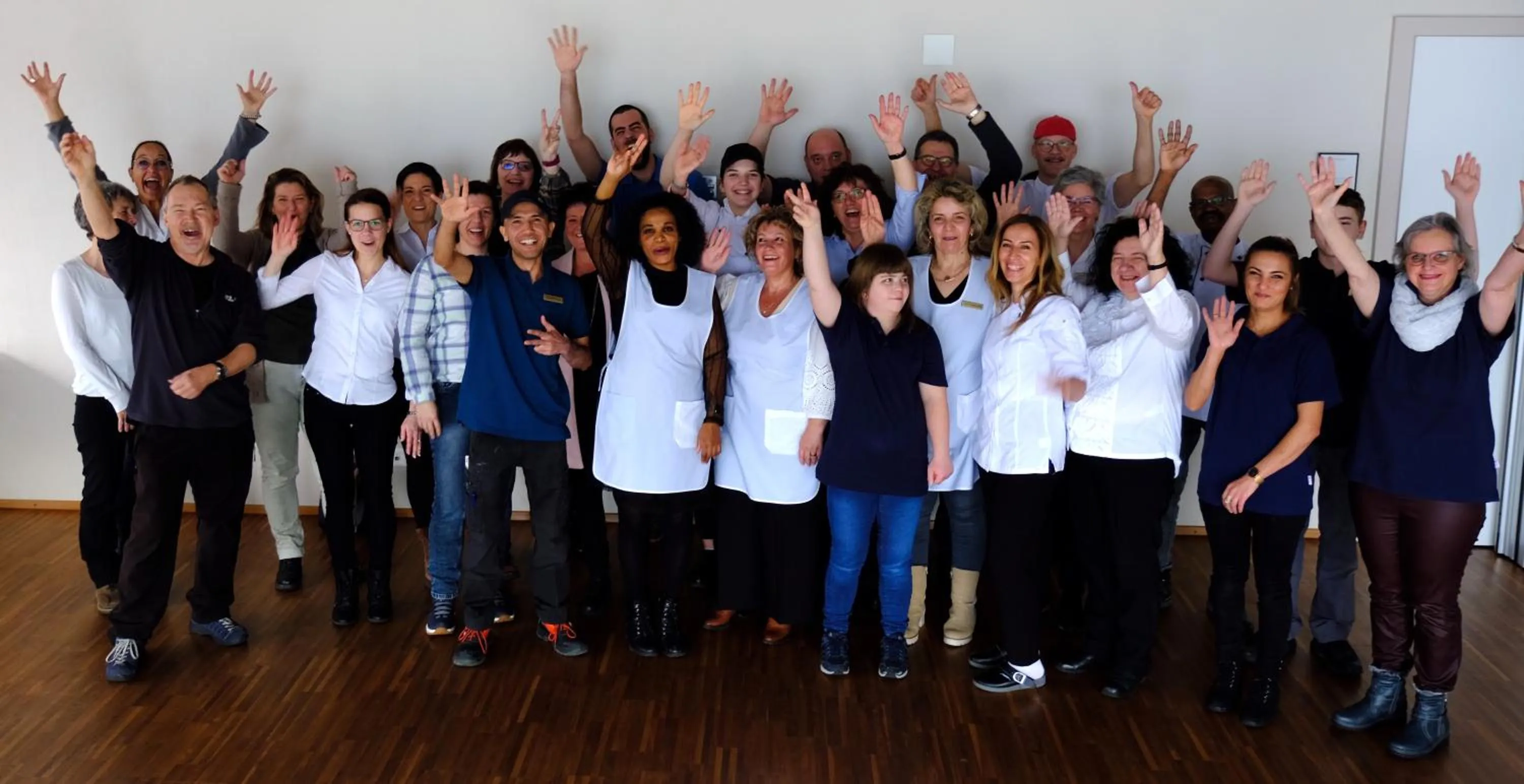 People in B&B Hotel Mattli Übernachtung Frühstück