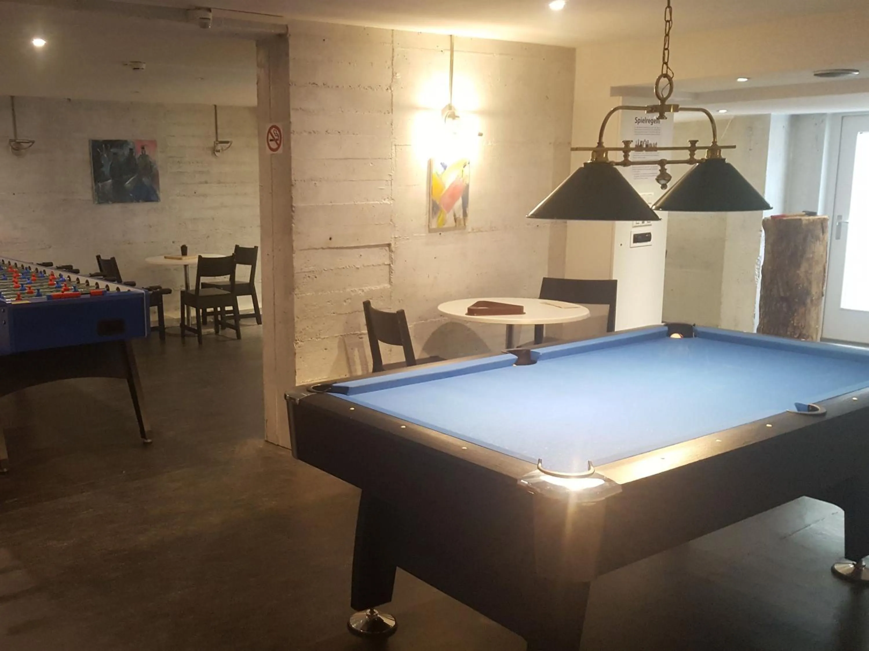 Billiard in B&B Hotel Mattli Übernachtung Frühstück