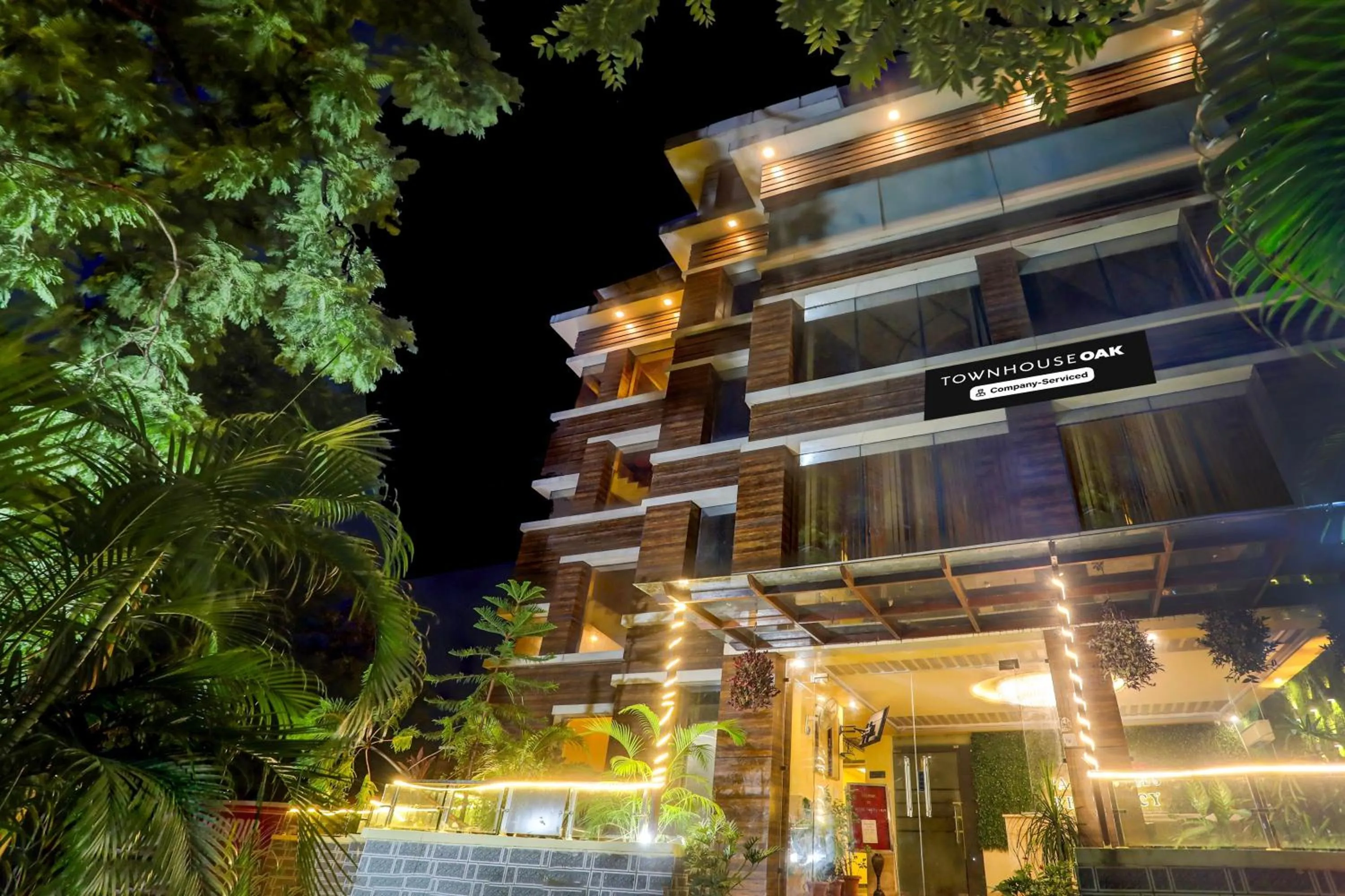 Facade/entrance in Super Townhouse Oak Pacify Hills