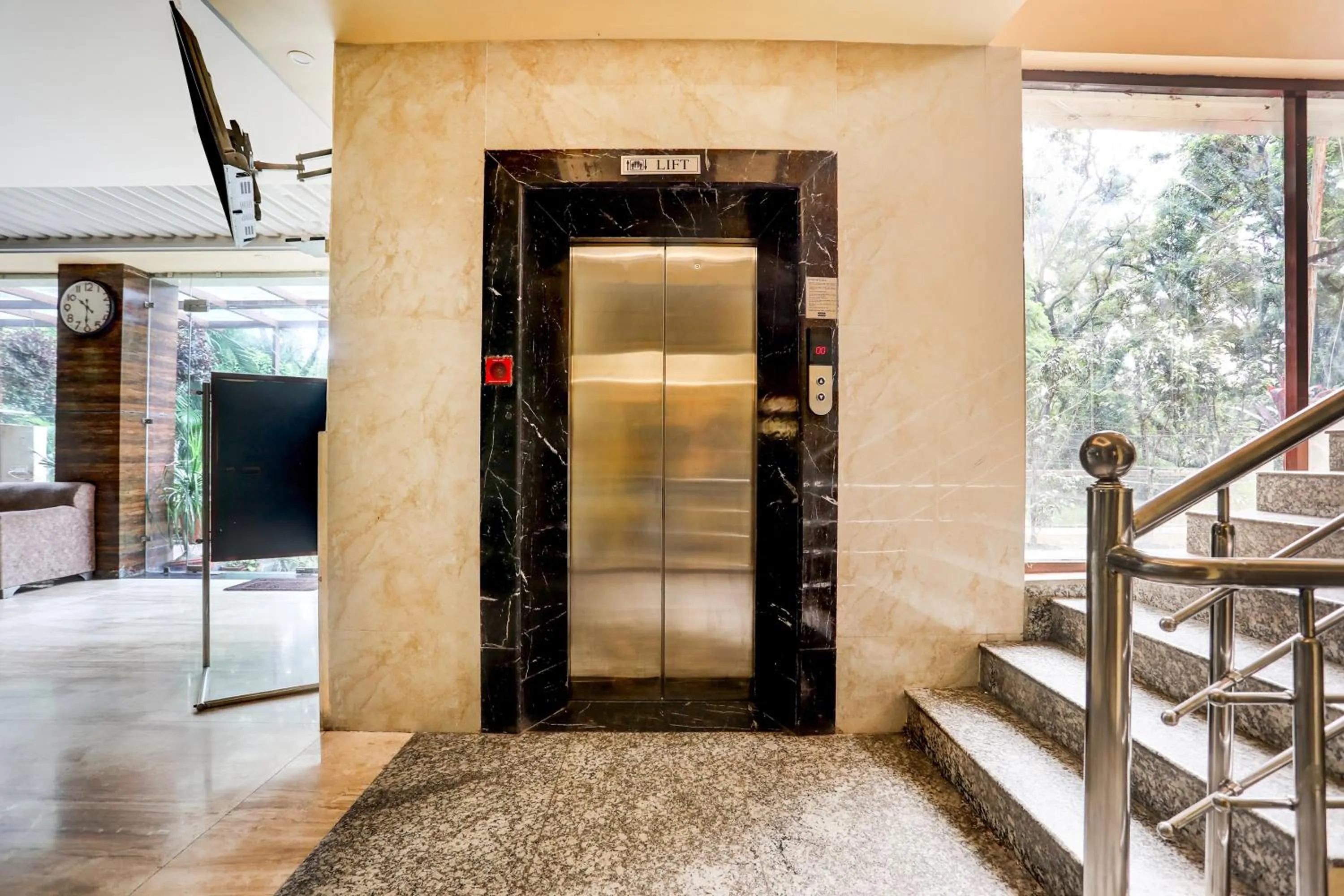 Lobby or reception in Super Townhouse Oak Pacify Hills