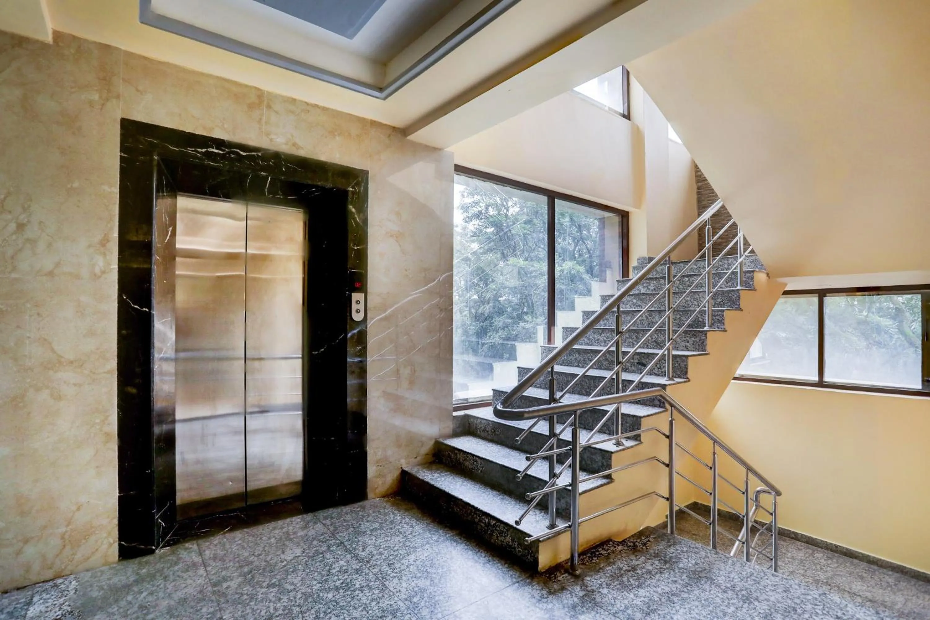 Lobby or reception in Super Townhouse Oak Pacify Hills