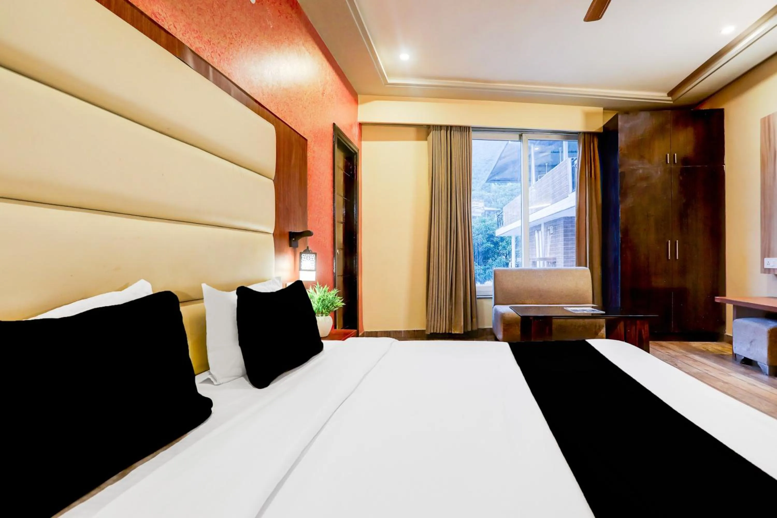 Bedroom, Bed in Super Townhouse Oak Pacify Hills