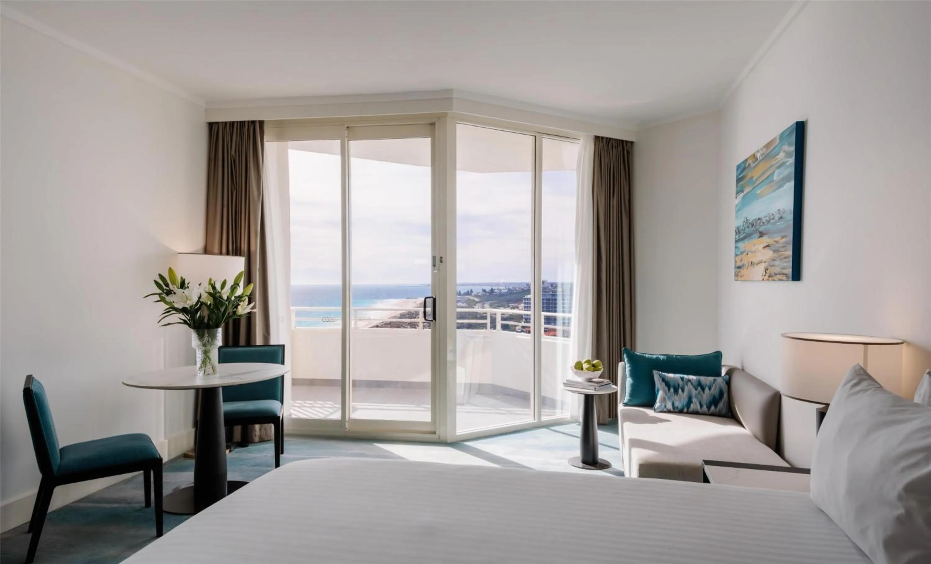 Bedroom, Bed in Rendezvous Hotel Perth Scarborough