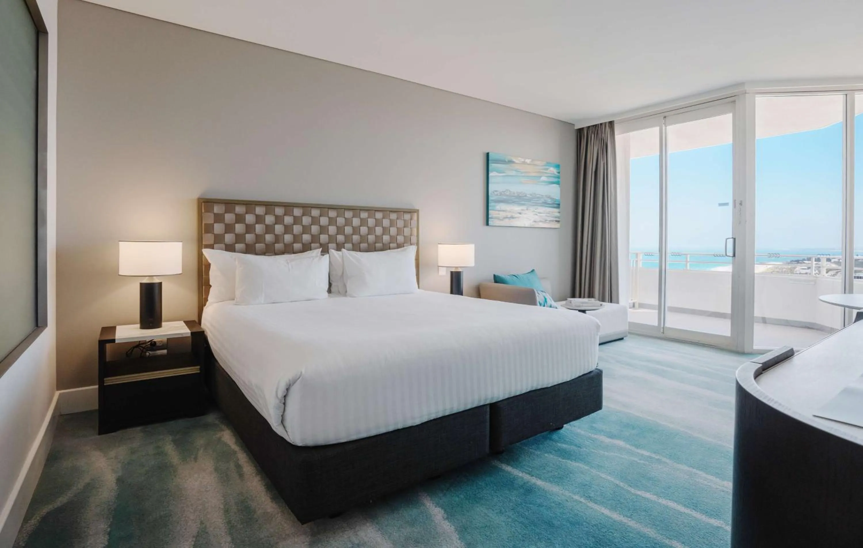 Bedroom, Bed in Rendezvous Hotel Perth Scarborough