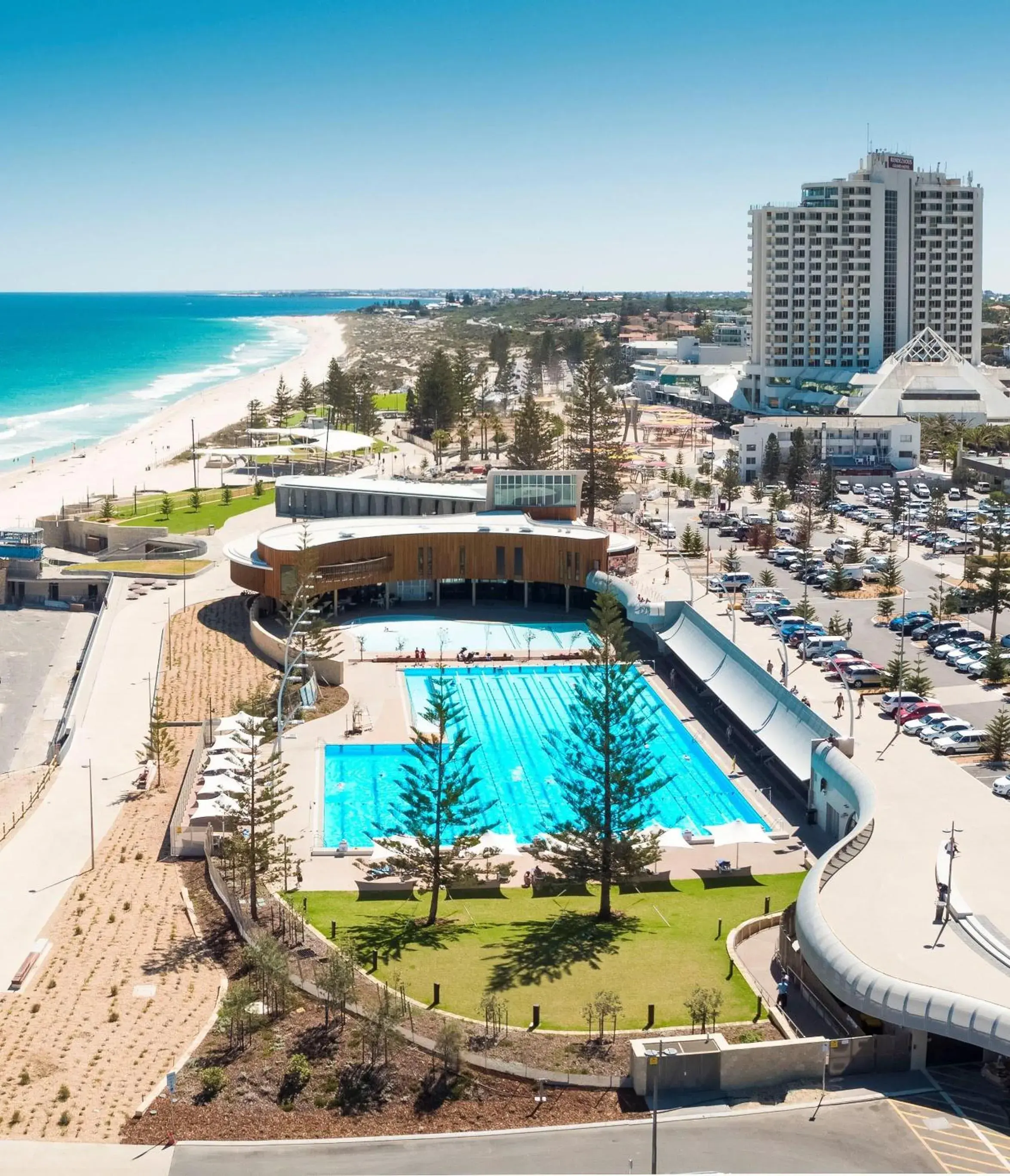 Pool view in Rendezvous Hotel Perth Scarborough Pool view in Rendezvous Hotel Perth Scarborough