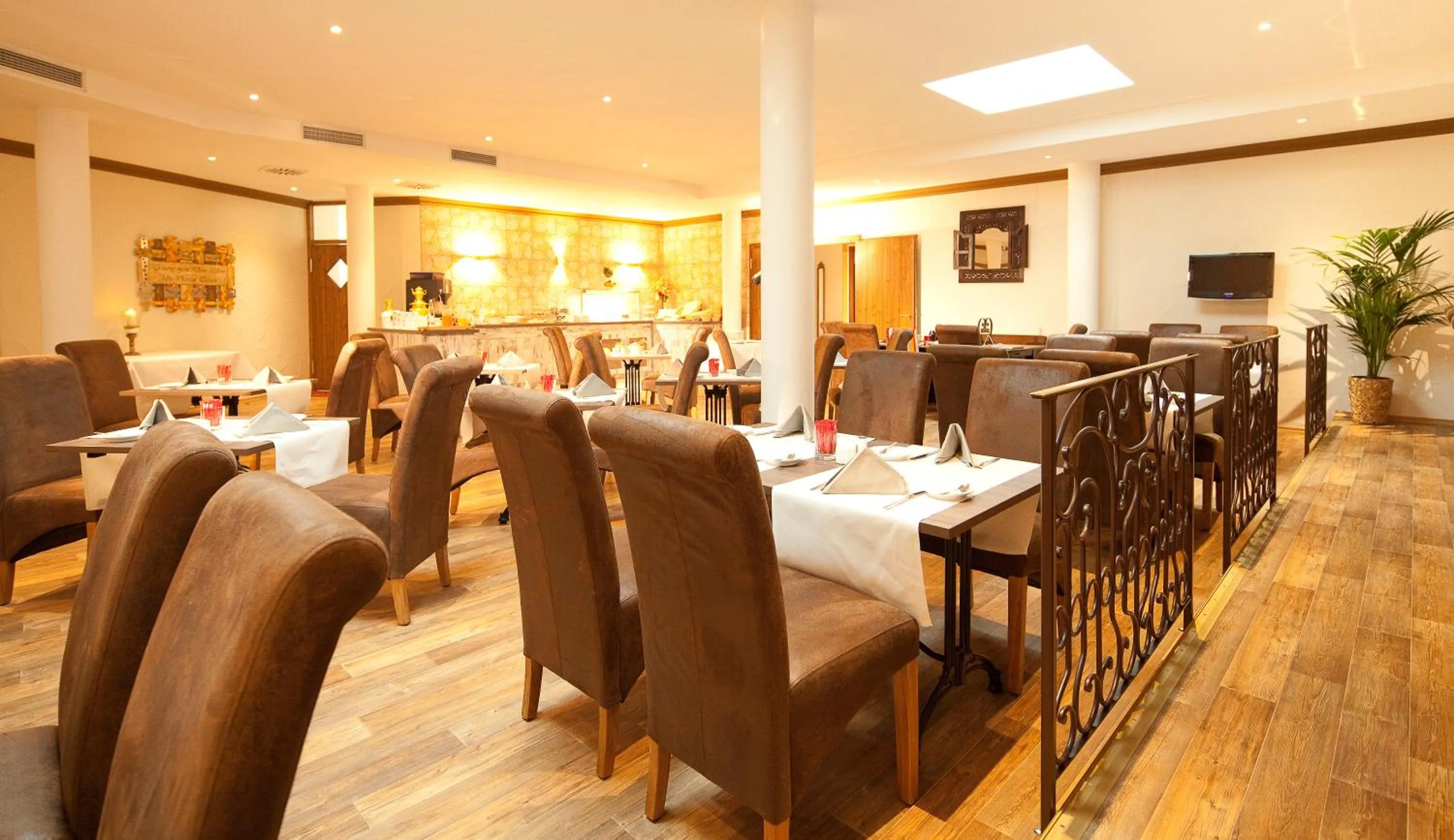 Restaurant/places to eat in Hotel Römerstadt