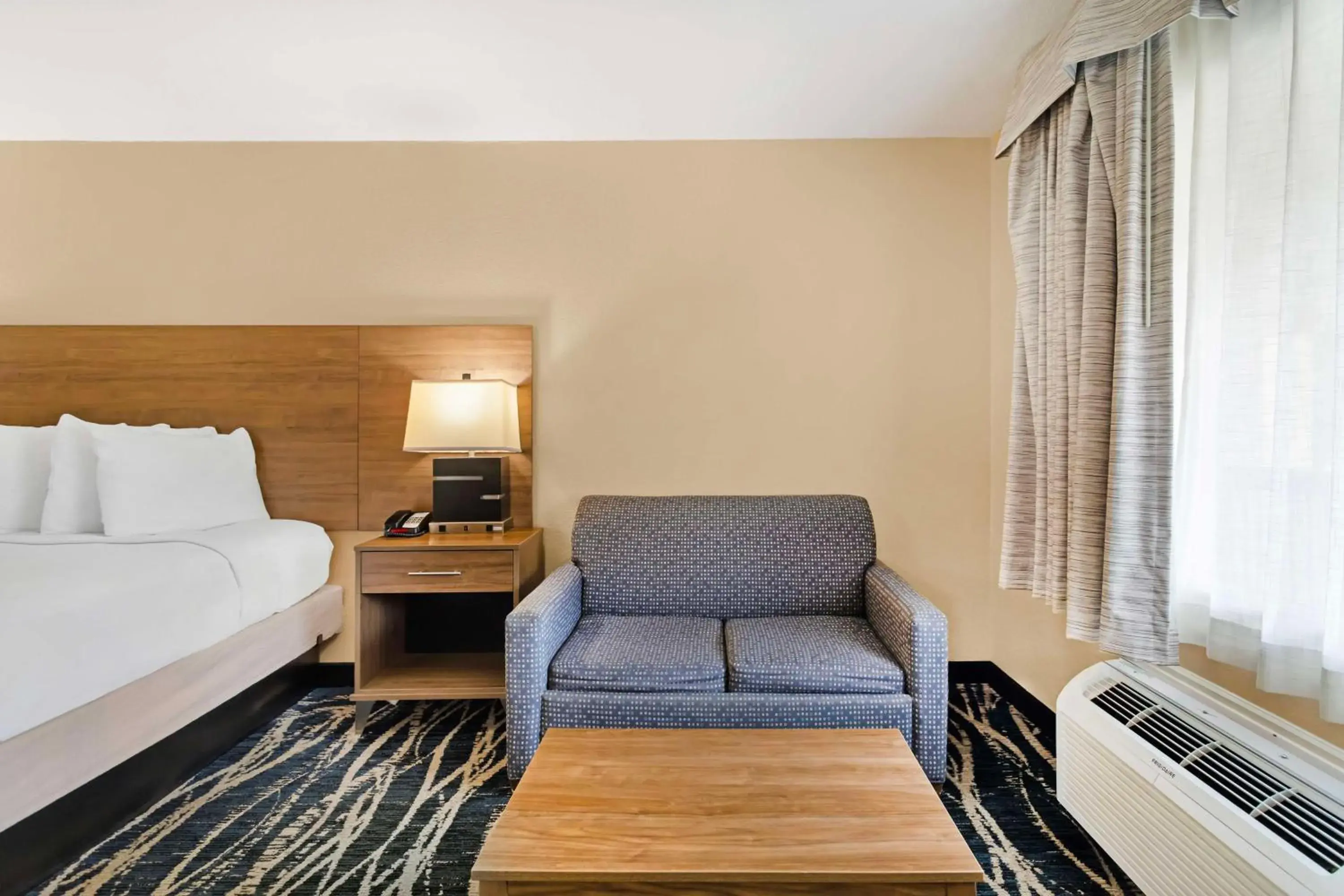 Bedroom, Bed in Best Western Mountainbrook Inn Maggie Valley Bedroom, Bed in Best Western Mountainbrook Inn Maggie Valley