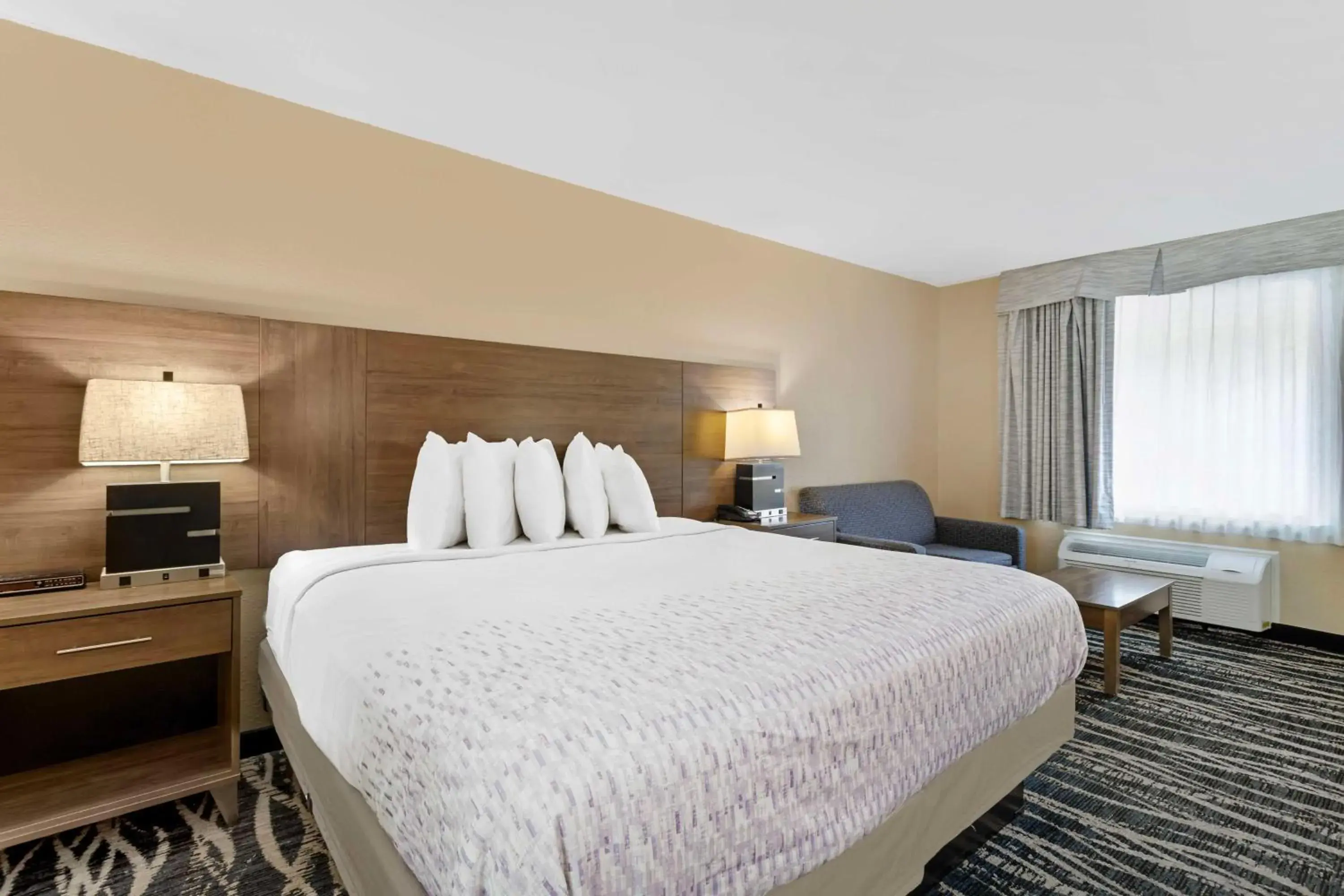 Bedroom, Bed in Best Western Mountainbrook Inn Maggie Valley Bedroom, Bed in Best Western Mountainbrook Inn Maggie Valley