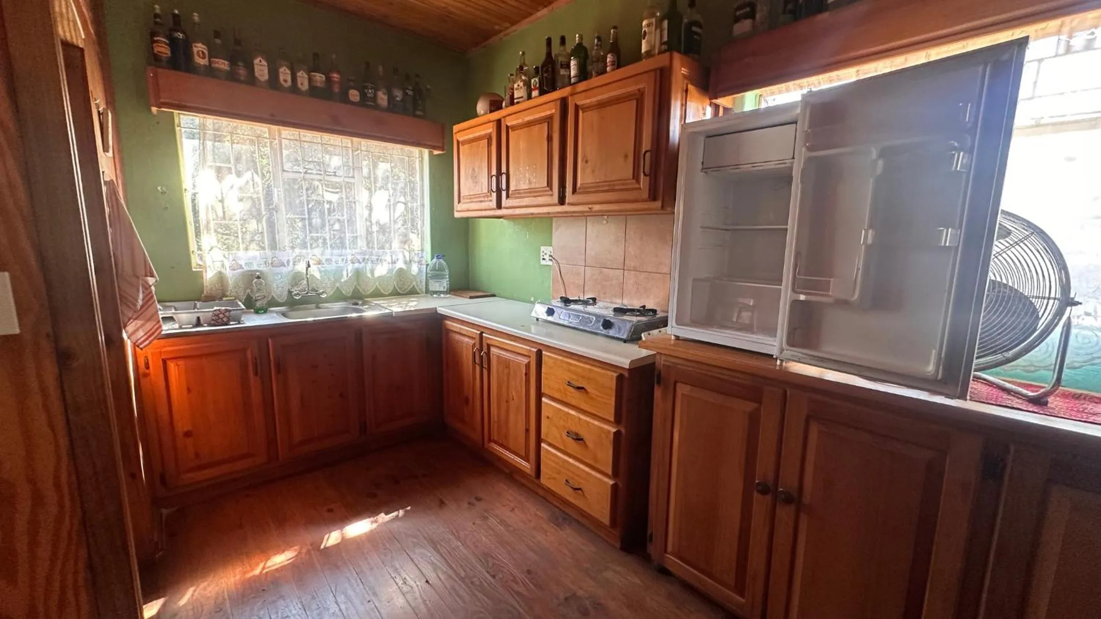 Kitchen or kitchenette in Sabie Gypsy's Backpackers