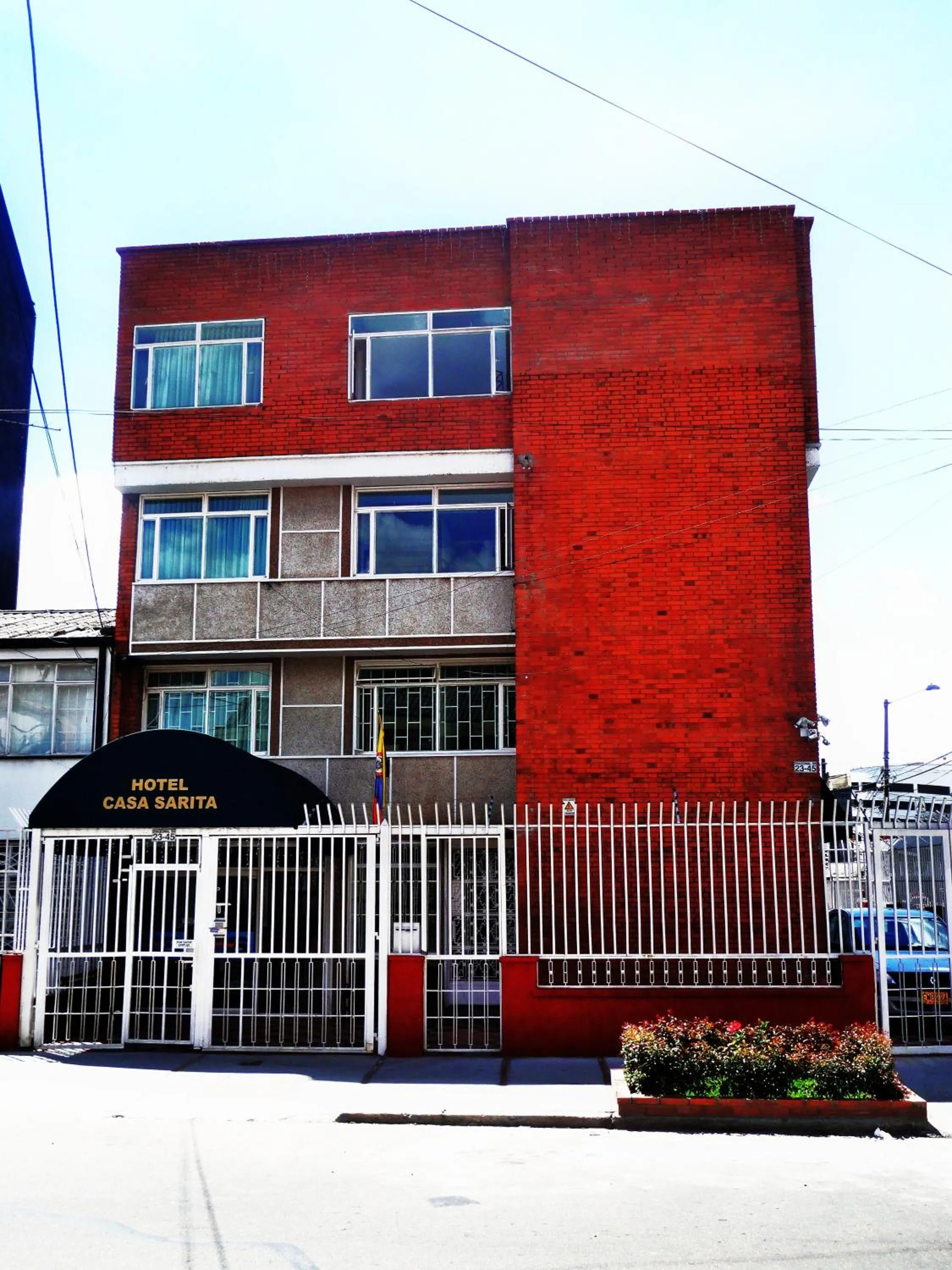 Facade/entrance in Hotel Casa Sarita
