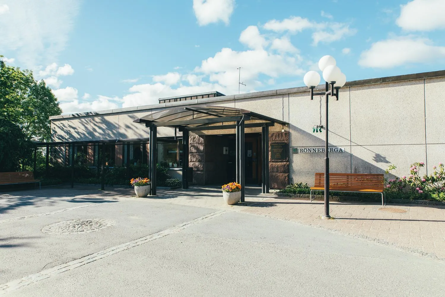 Facade/entrance in Rönneberga