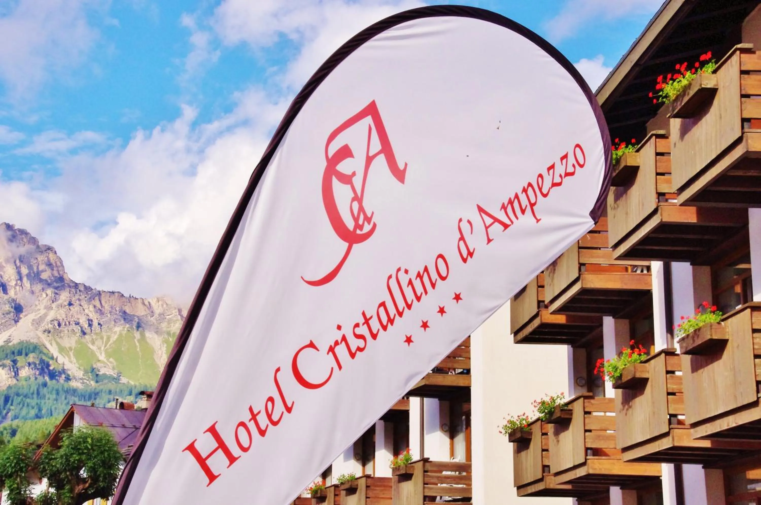 Facade/entrance in Hotel Cristallino d'Ampezzo