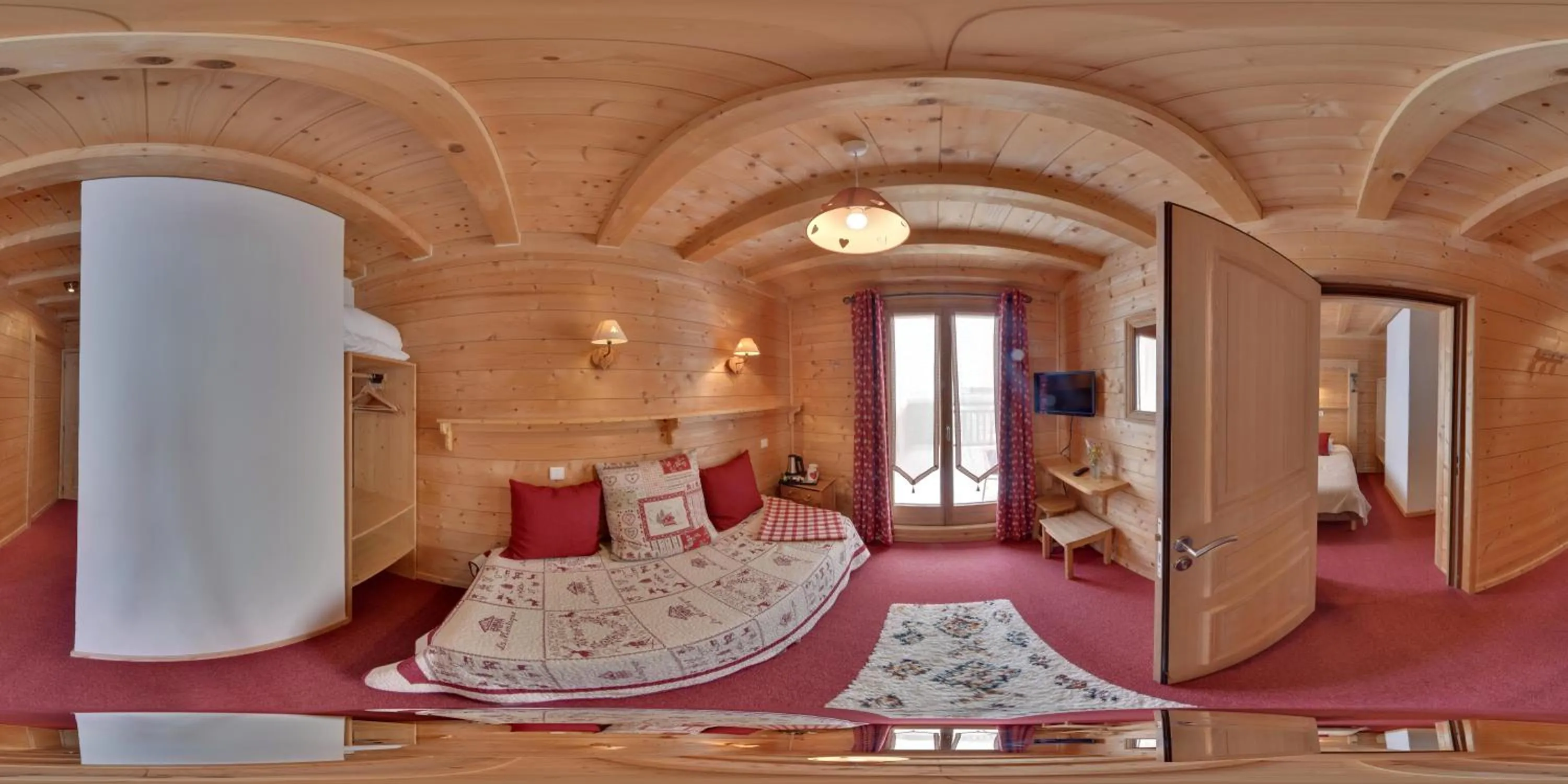 Bedroom, Bed in Hôtel L'Accroche Coeur