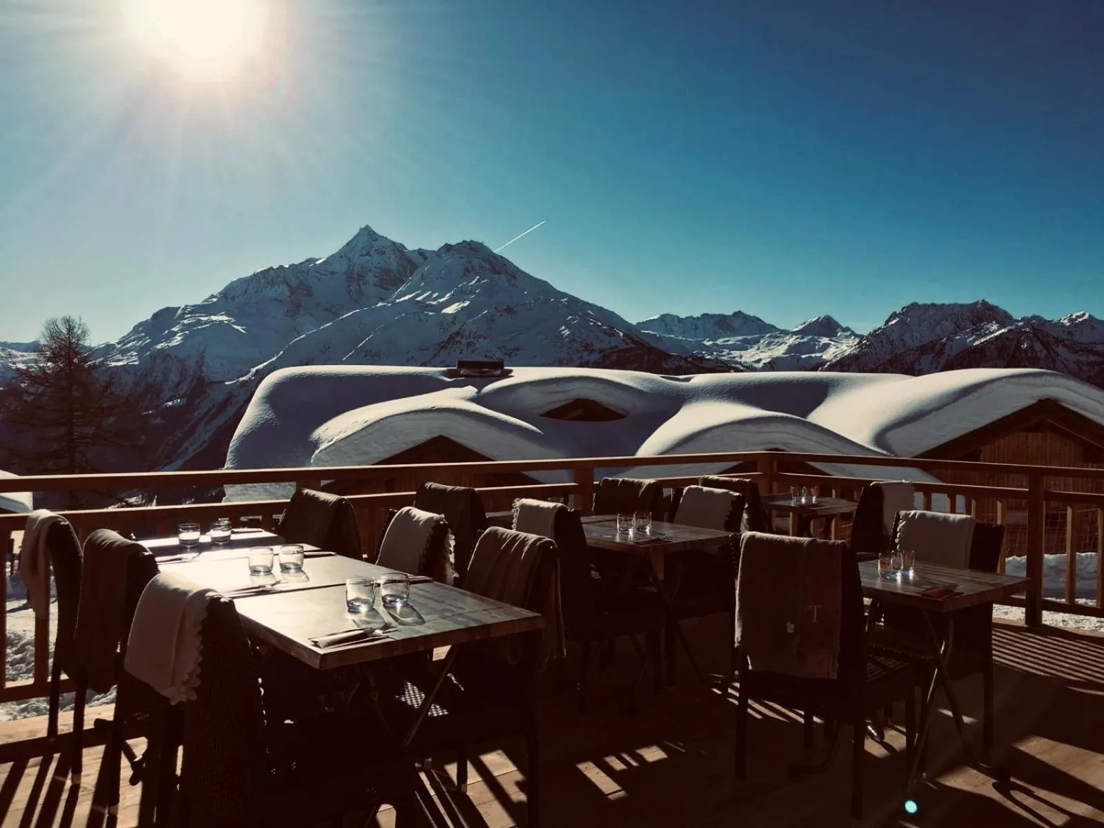 Property building in Hôtel L'Accroche Coeur