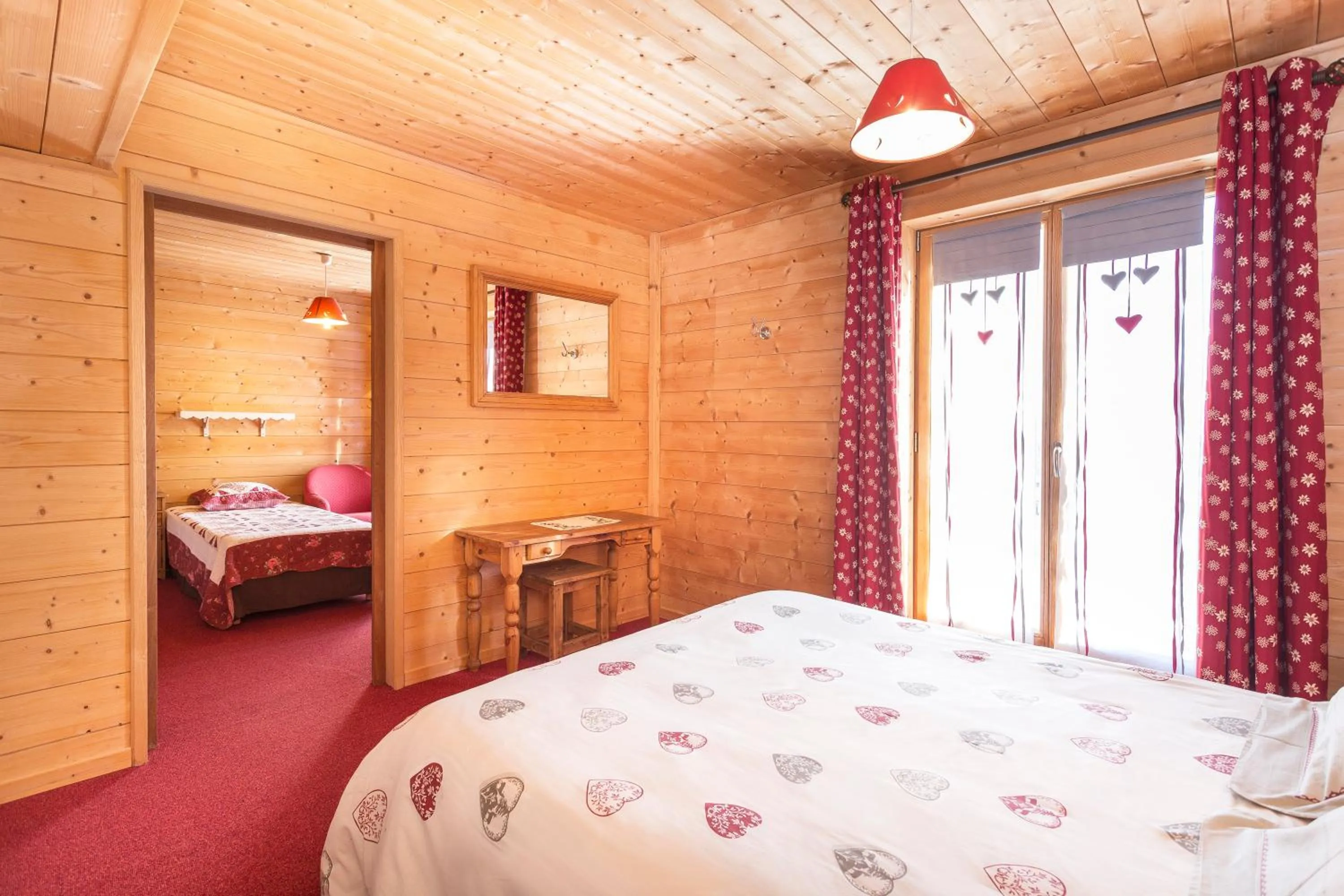 Bed in Hôtel L'Accroche Coeur